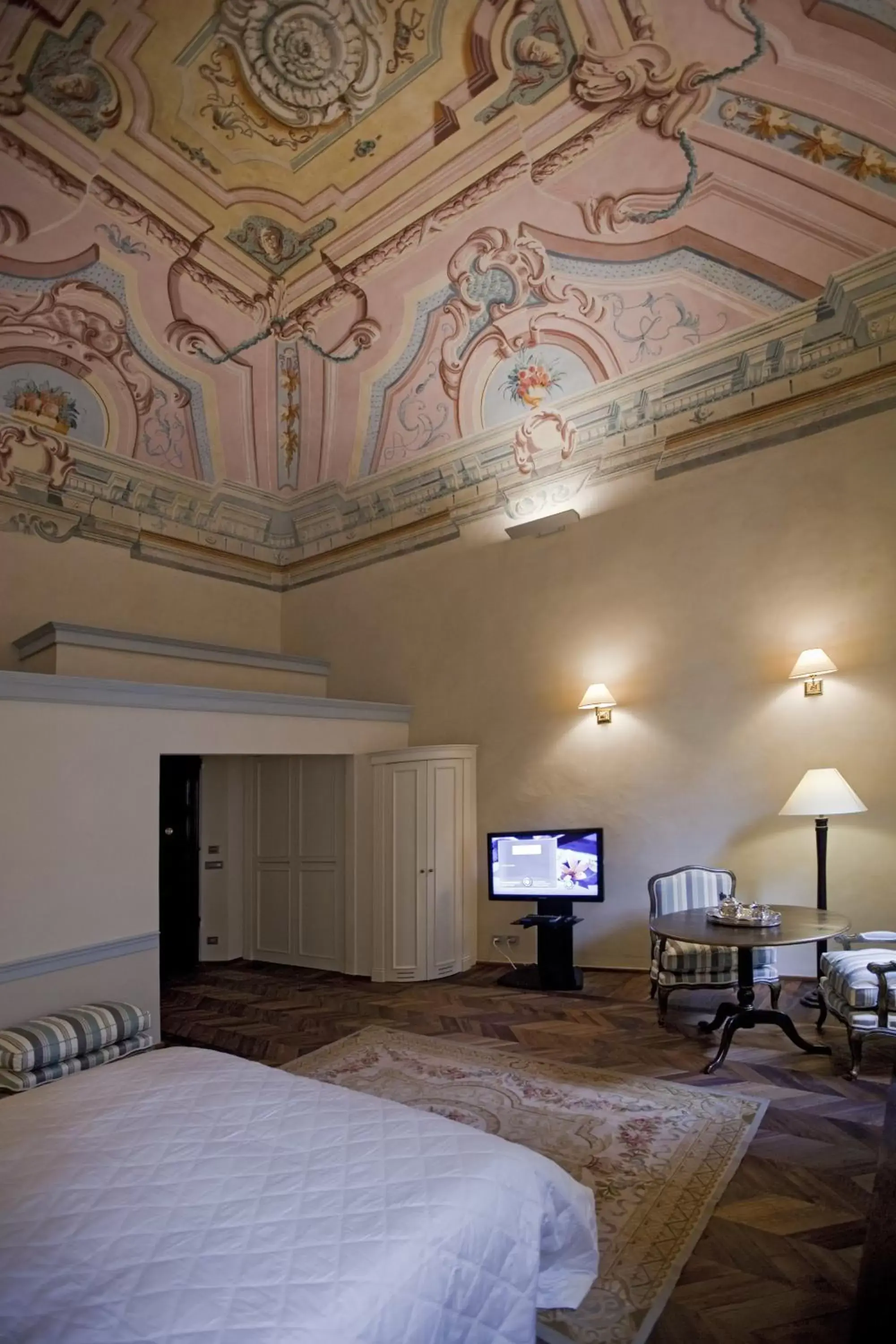 Photo of the whole room, Bed in Palazzo Carletti