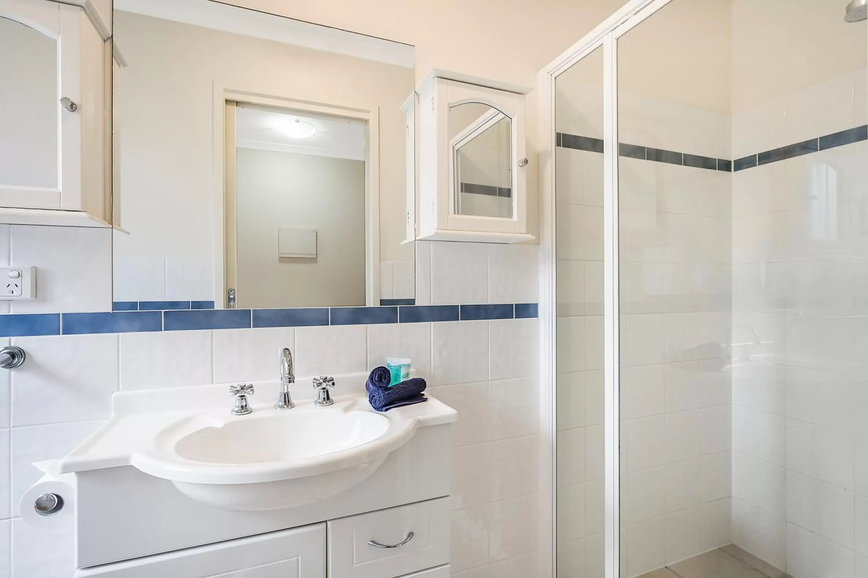 Shower, Bathroom in Sails Luxury Apartments Merimbula