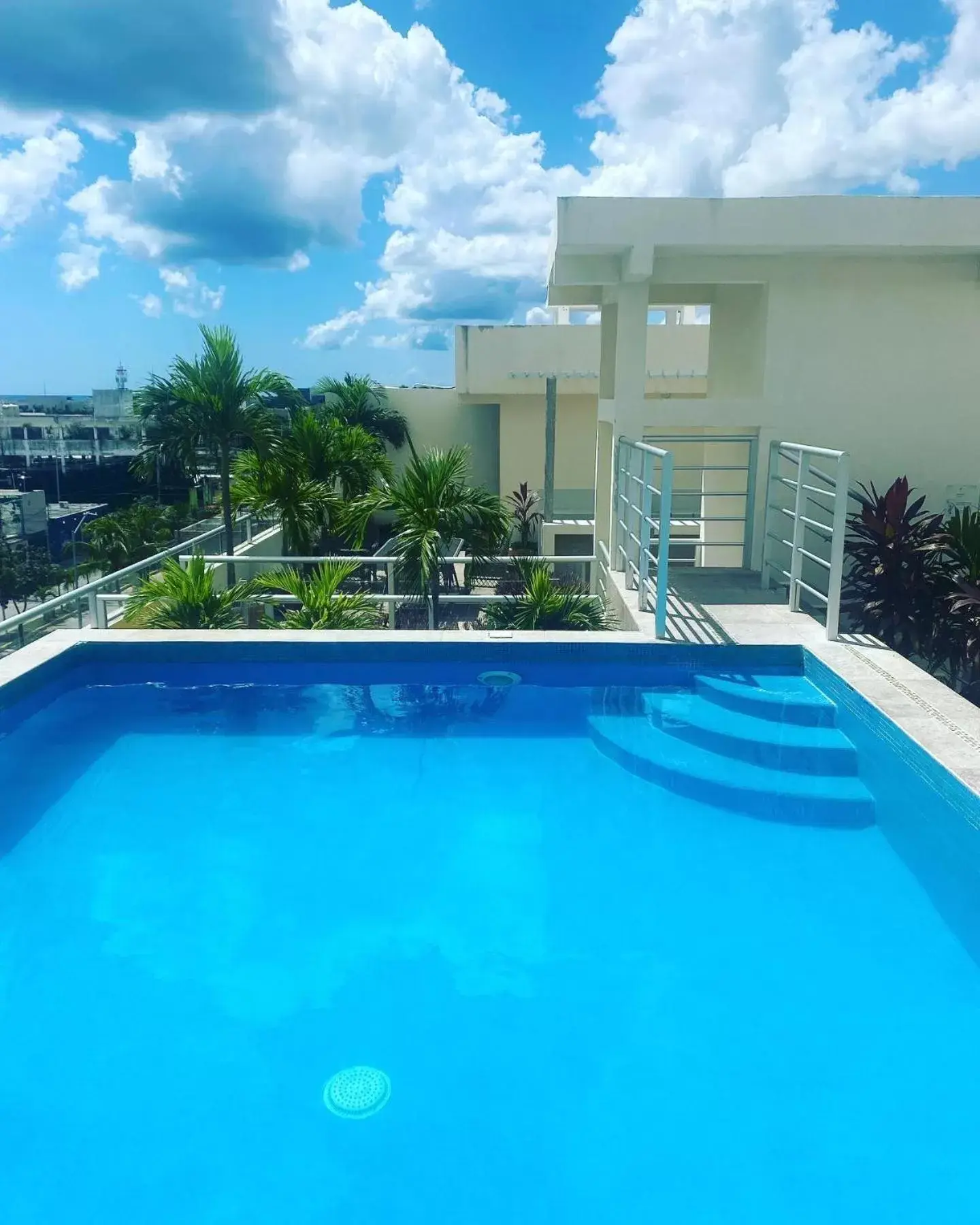 Swimming Pool in Hotel Punta Esmeralda