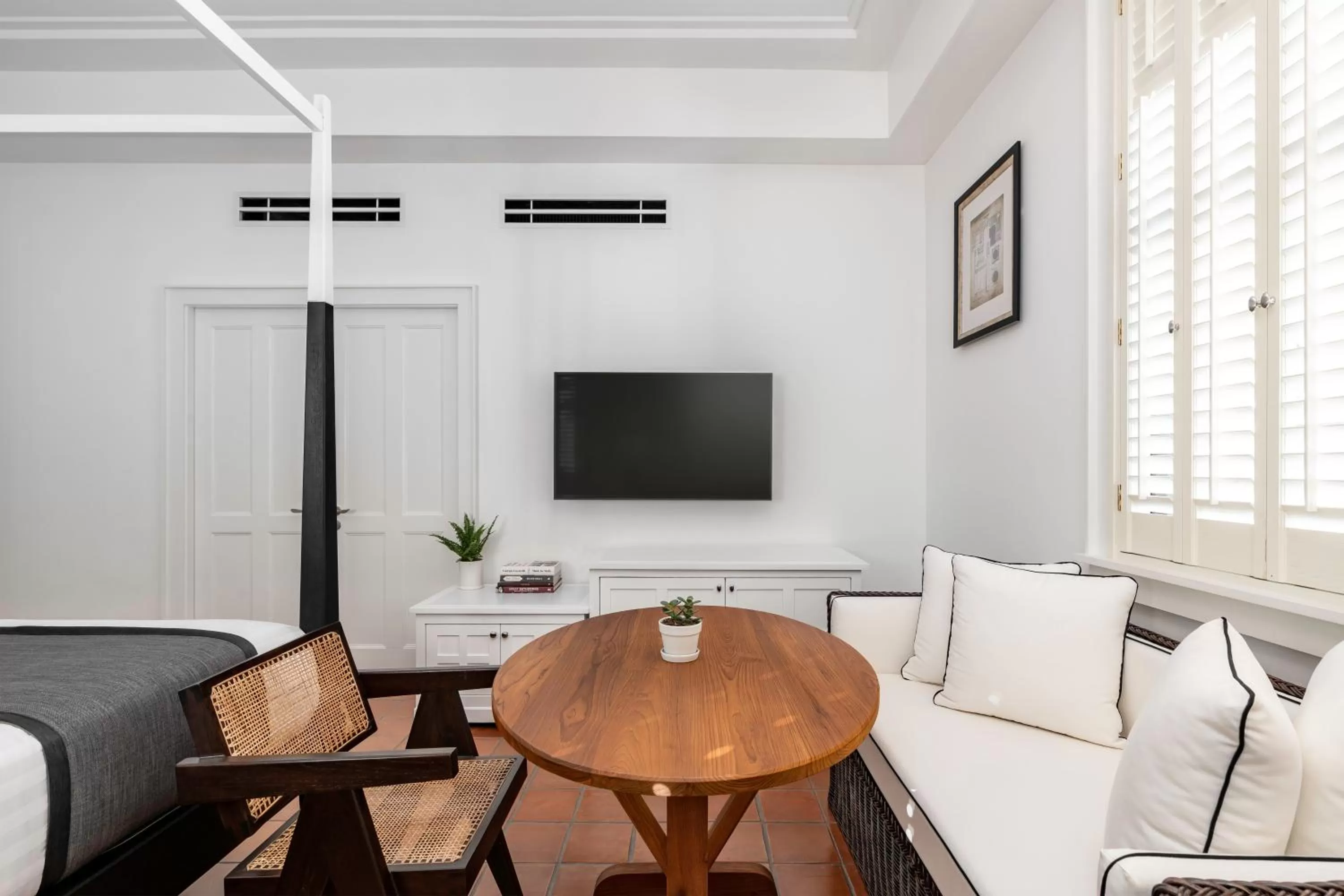 TV and multimedia in Bella Nara Hotel Chiang Mai