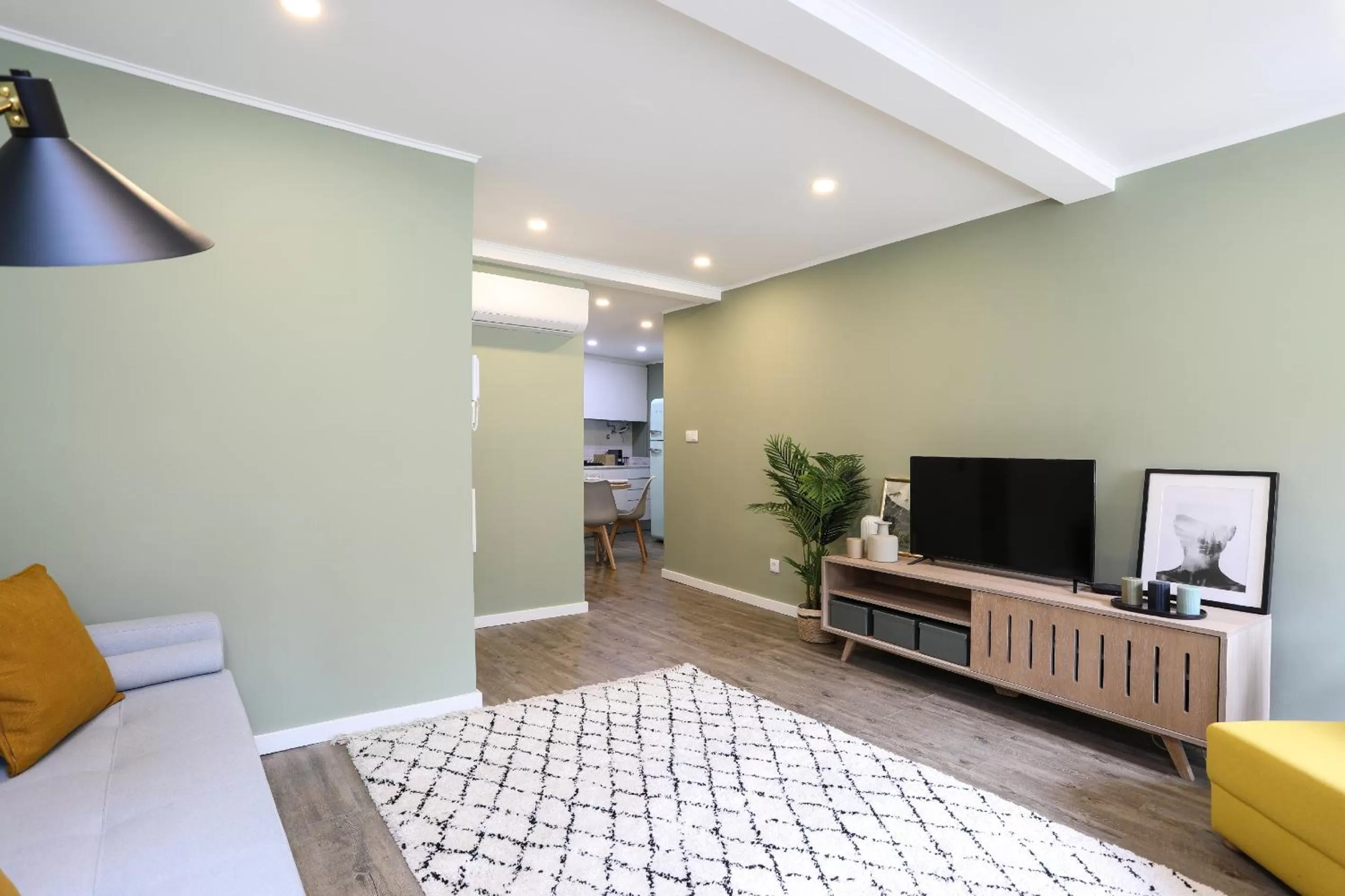 Communal lounge/ TV room, TV/Entertainment Center in Loios Studios and Apartments