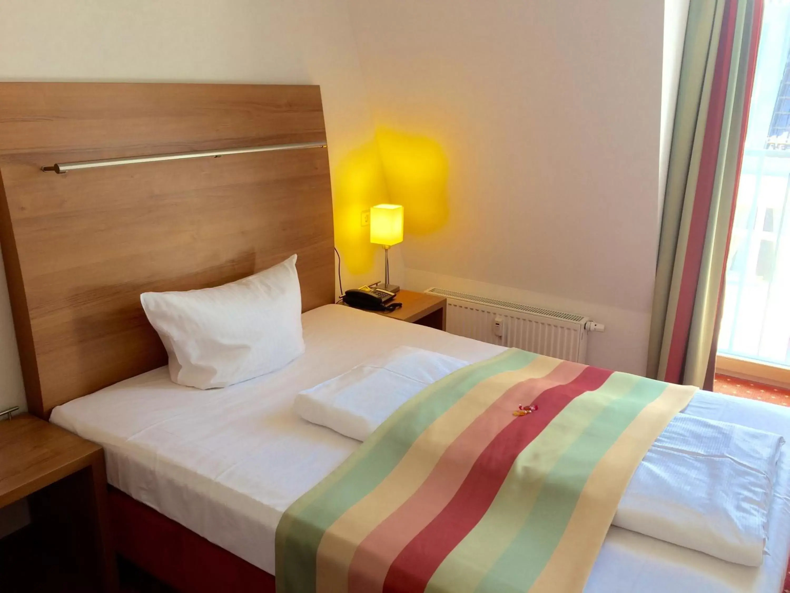Triple Room with Shared Bathroom in Hotel Ambert Triple Room with Shared Bathroom in Hotel Ambert