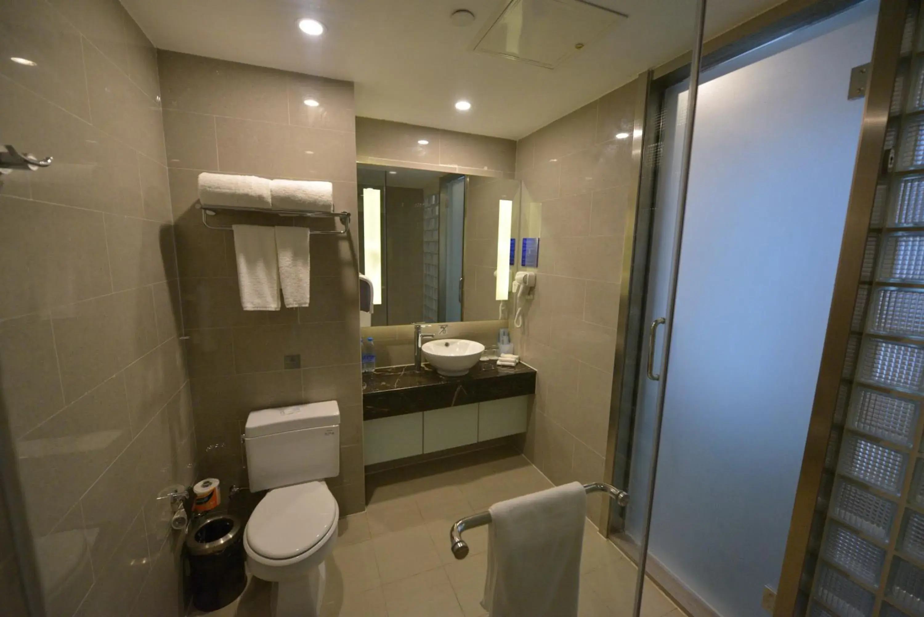 Area and facilities, Bathroom in Holiday Inn Express Weihai Hi-Tech Zone, an IHG Hotel