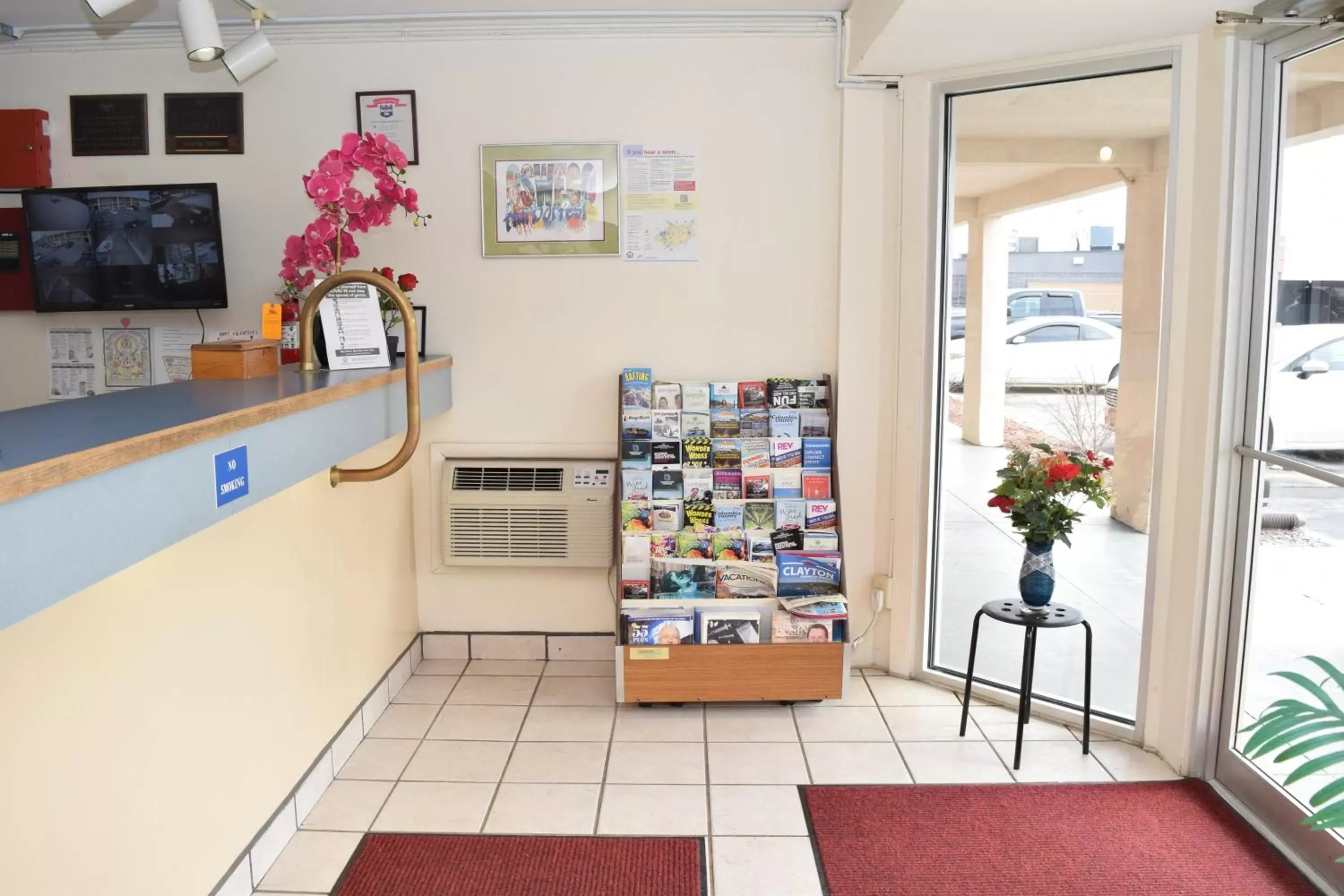 Lobby or reception in Knights Inn Oswego East Lobby or reception in Knights Inn Oswego East