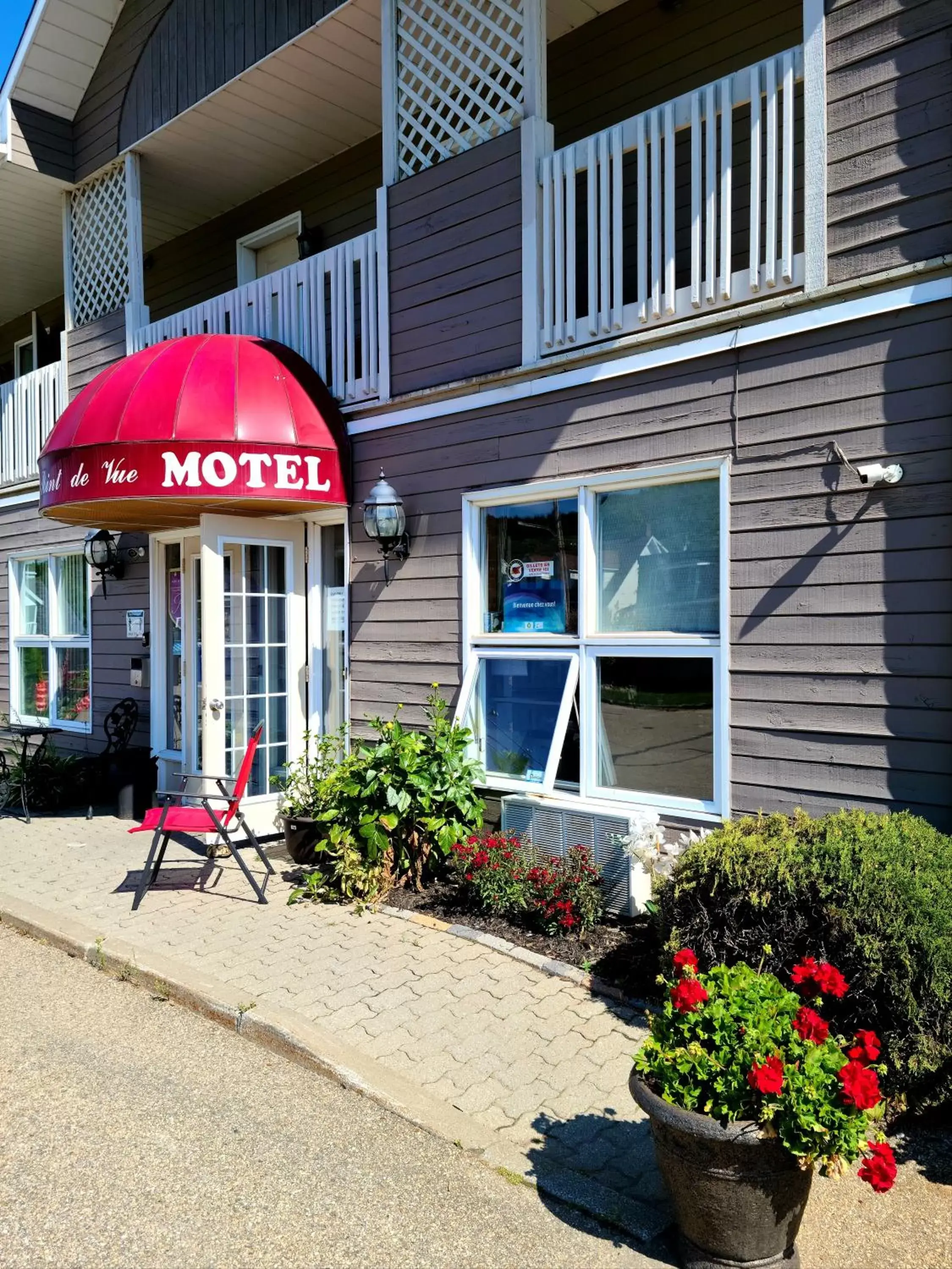 Property building in Motel le Point de Vue