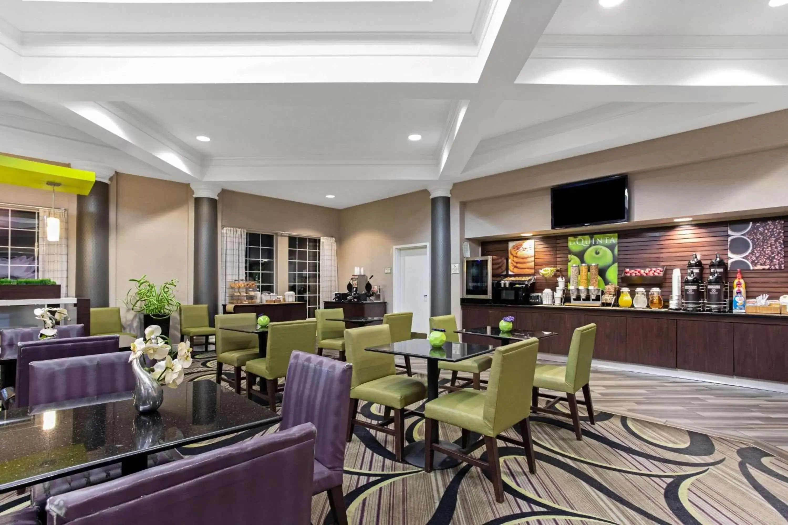 Restaurant/Places to Eat in La Quinta by Wyndham Birmingham Homewood