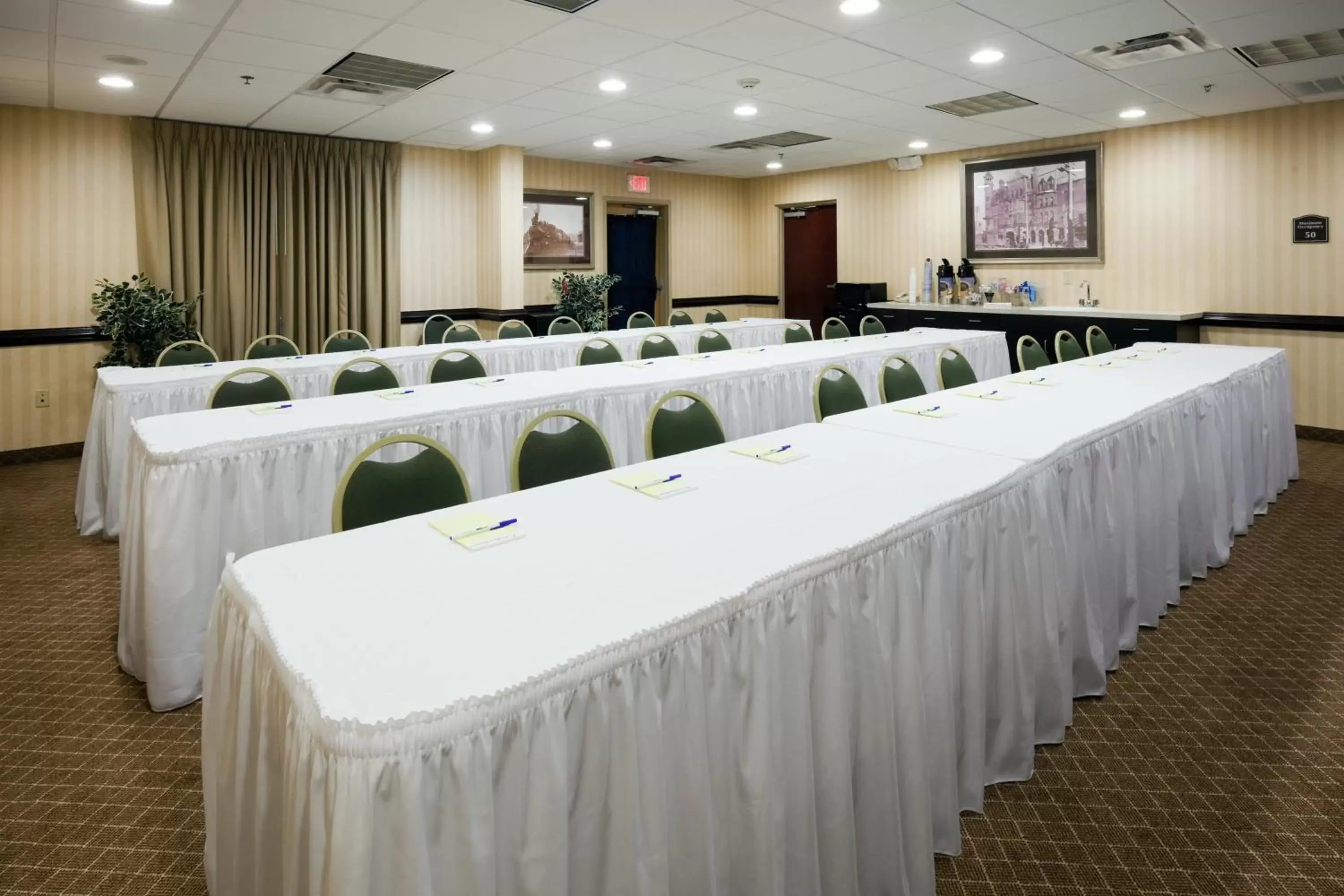 Meeting/conference room in Holiday Inn Express Hotel & Suites- Gadsden, an IHG Hotel