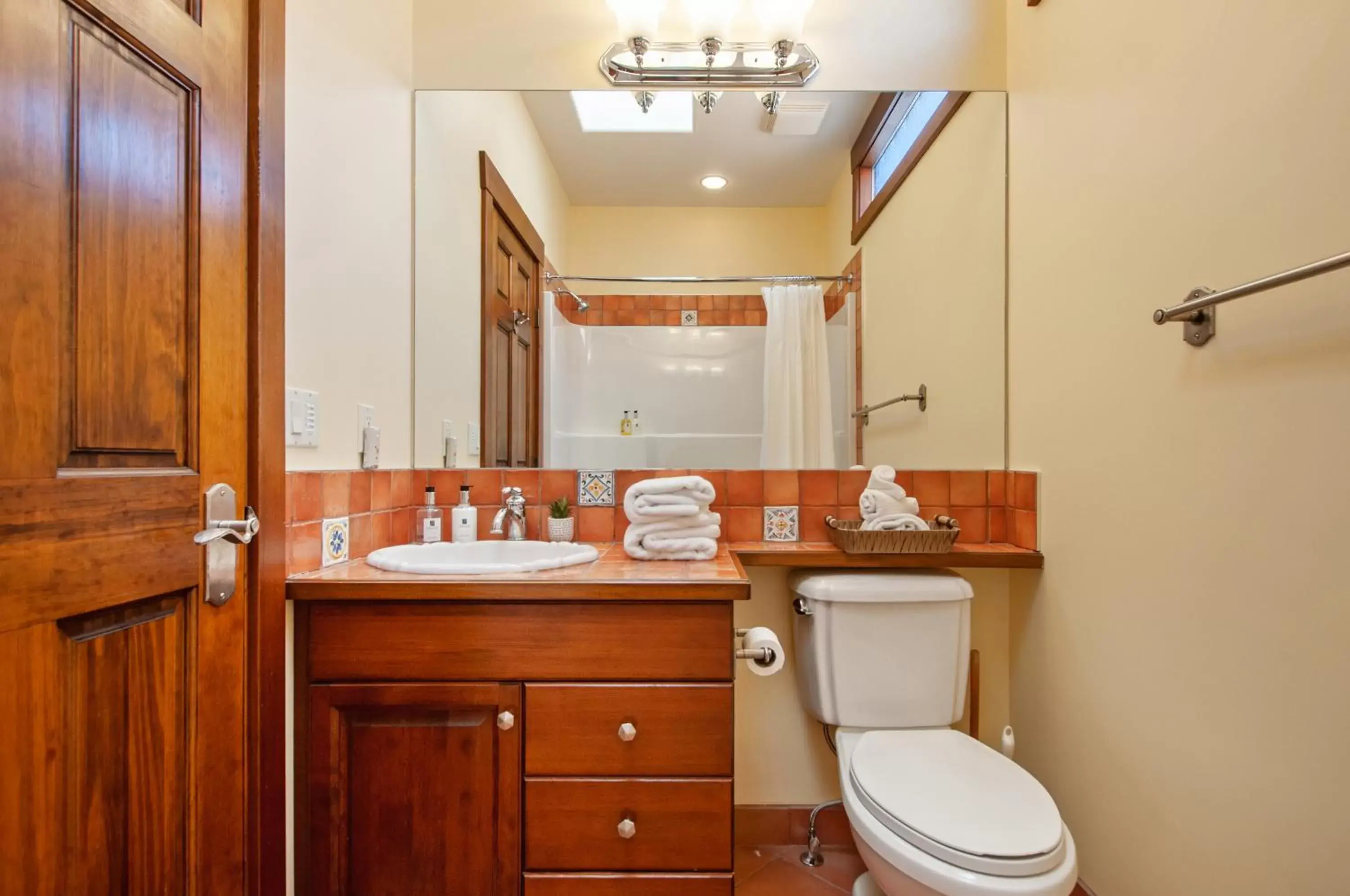 Bathroom in Casa Grande Inn & Suites