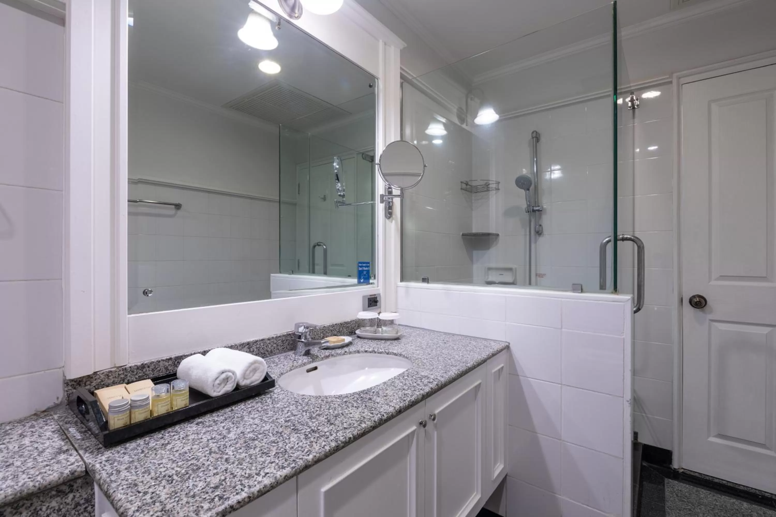 Shower in Cape House Hotel, Bangkok