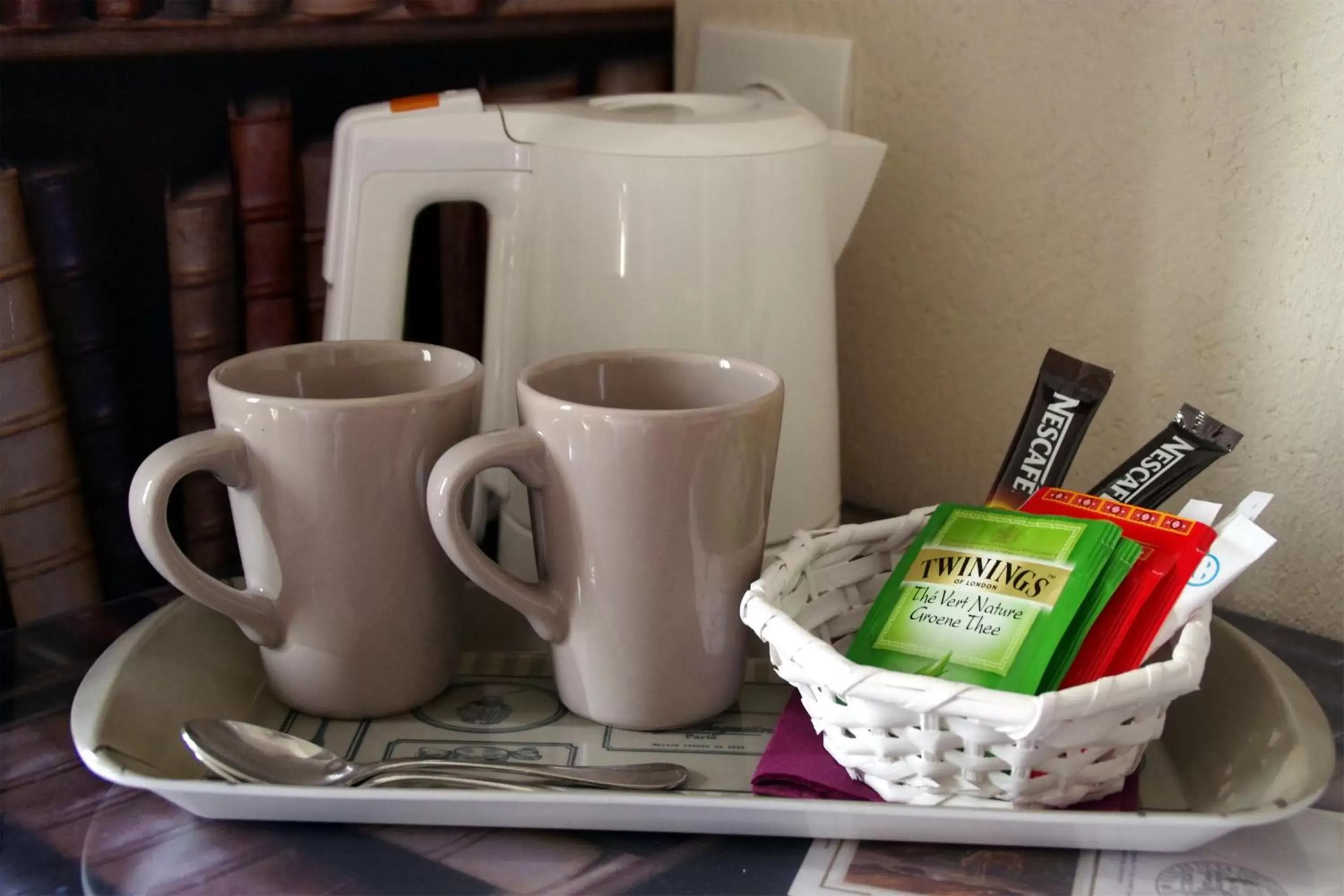 Coffee/tea facilities in Hôtel Mille et une Feuilles