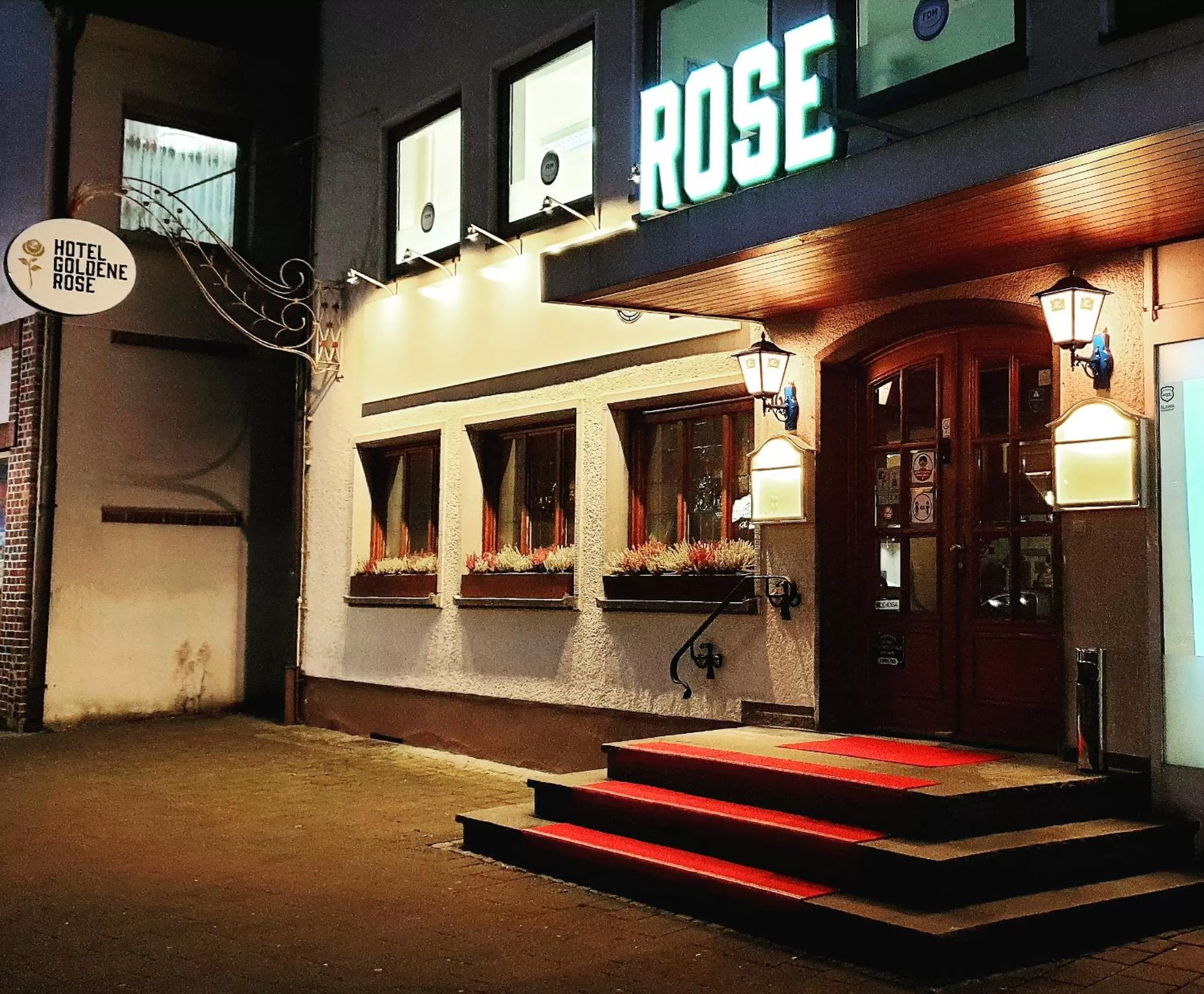 Facade/entrance in Hotel Goldene Rose