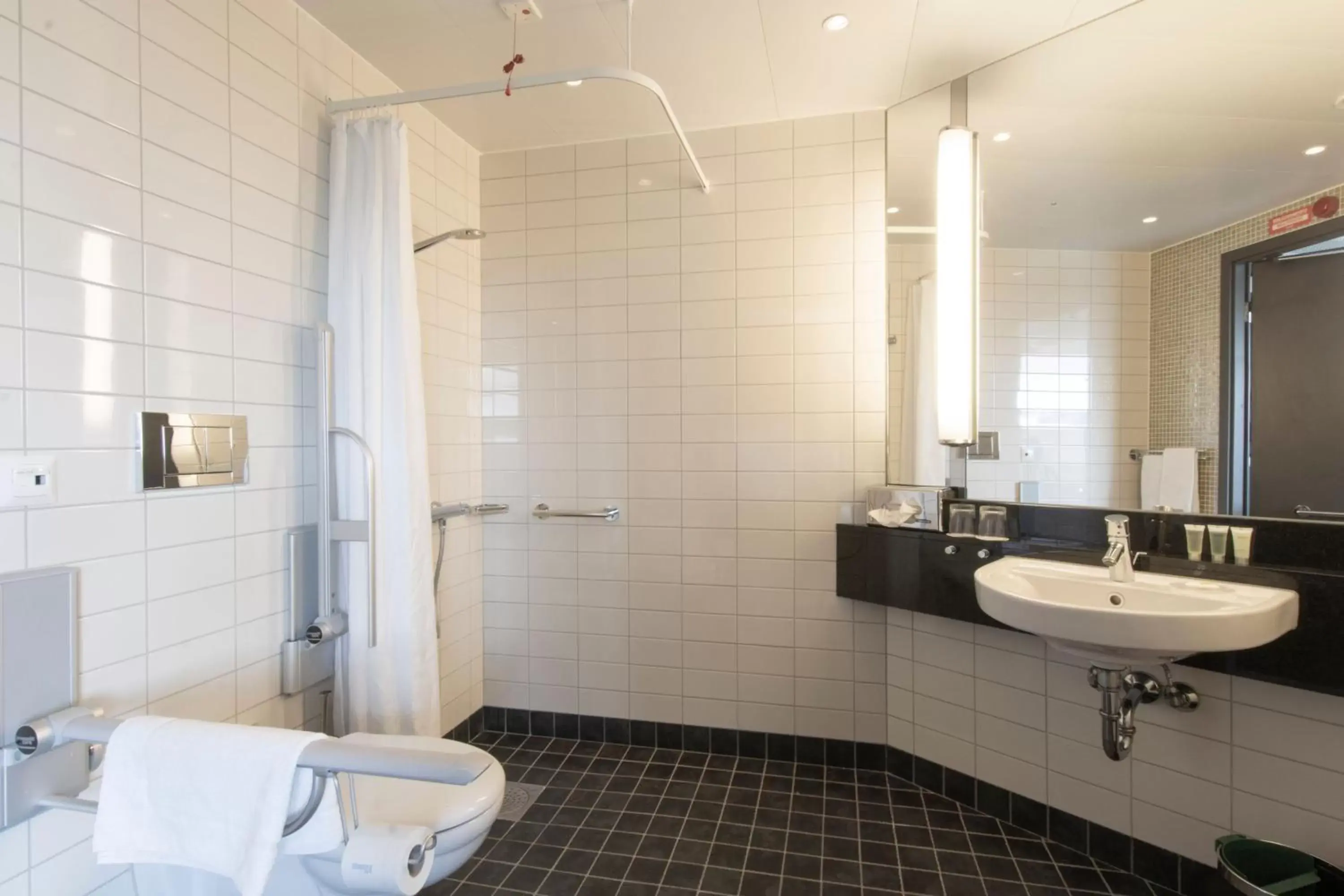 Bathroom in Courtyard by Marriott Stockholm Kungsholmen