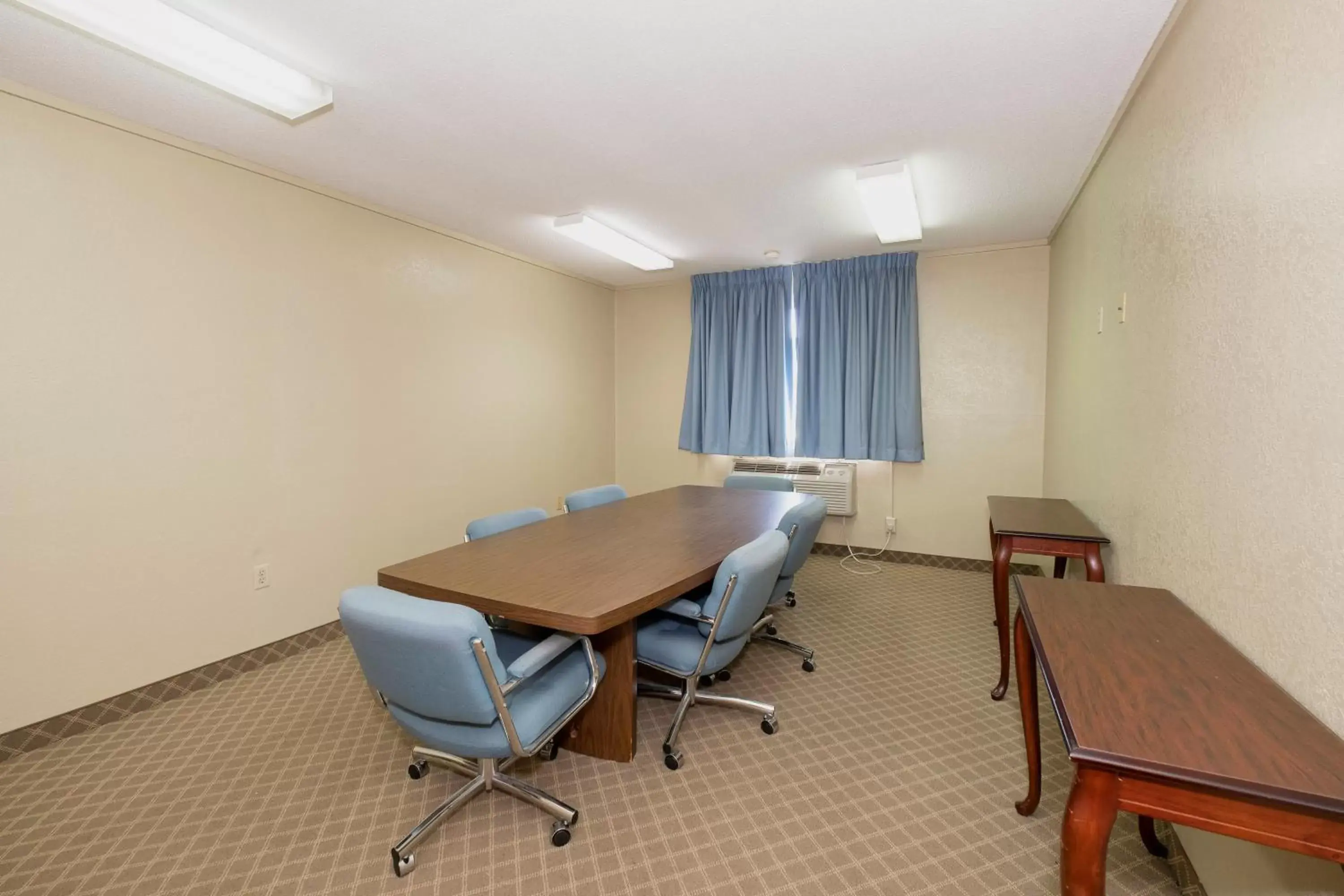 Meeting/conference room, Business Area/Conference Room in Red Roof Inn Meridian