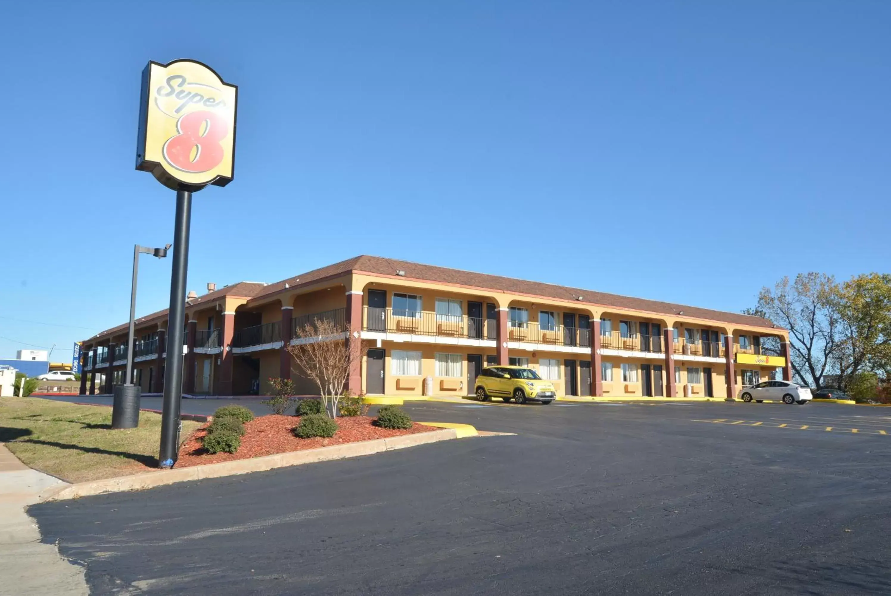 Facade/entrance, Property Building in Super 8 by Wyndham Midwest City OK