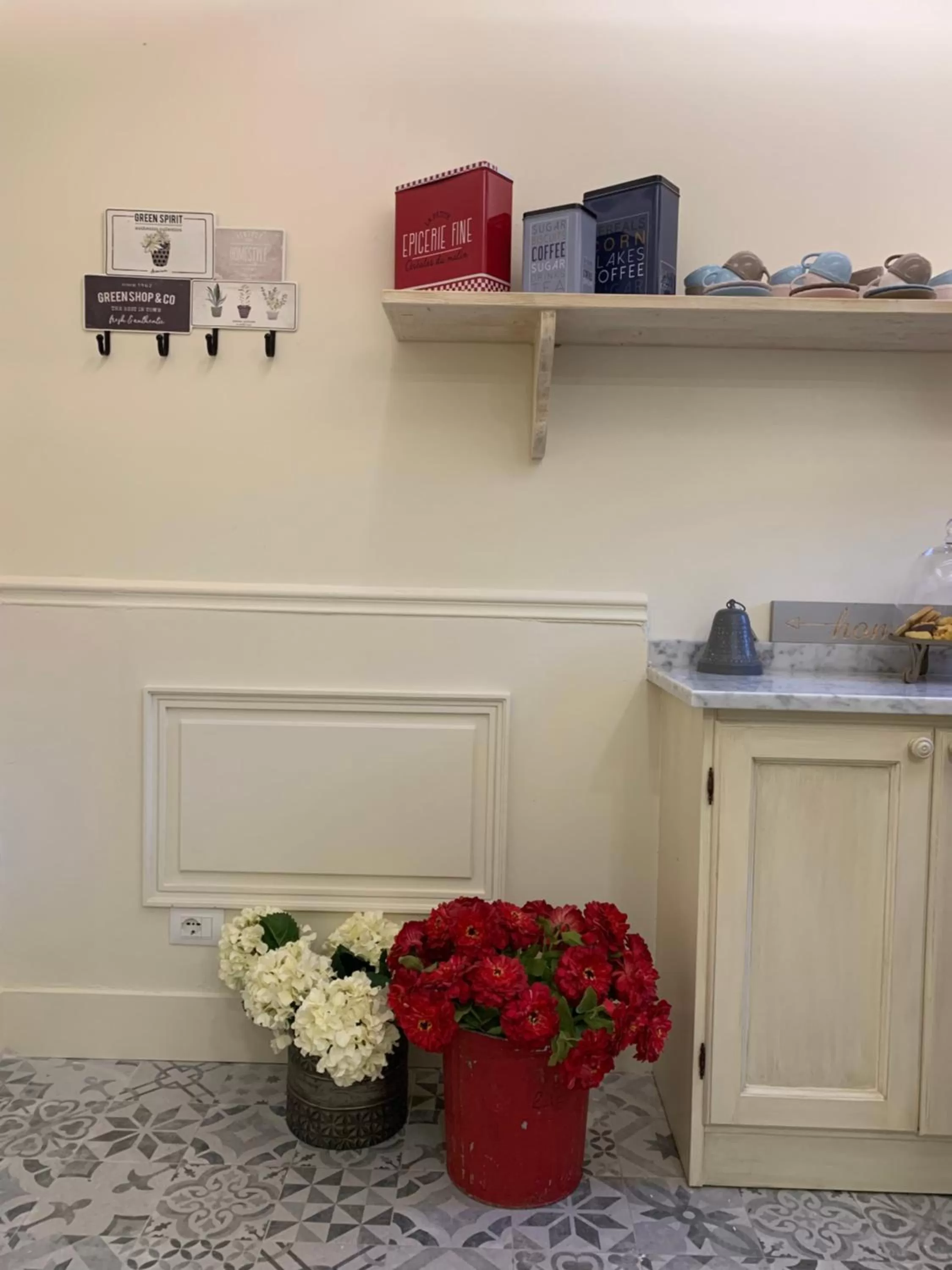 Breakfast, TV/Entertainment Center in B&B ALVINO