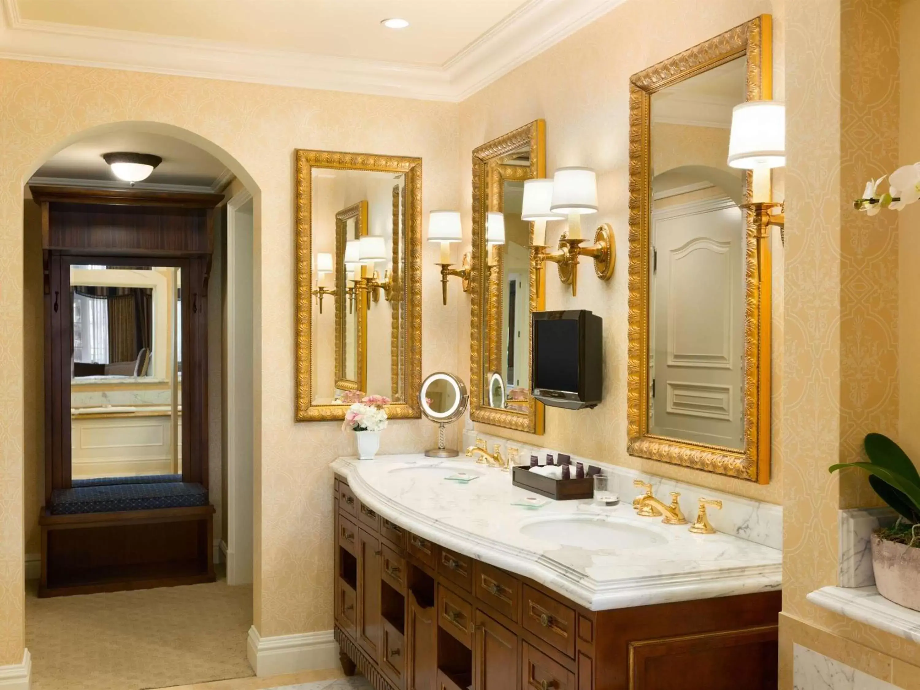 Bedroom, Bathroom in Fairmont Grand Del Mar