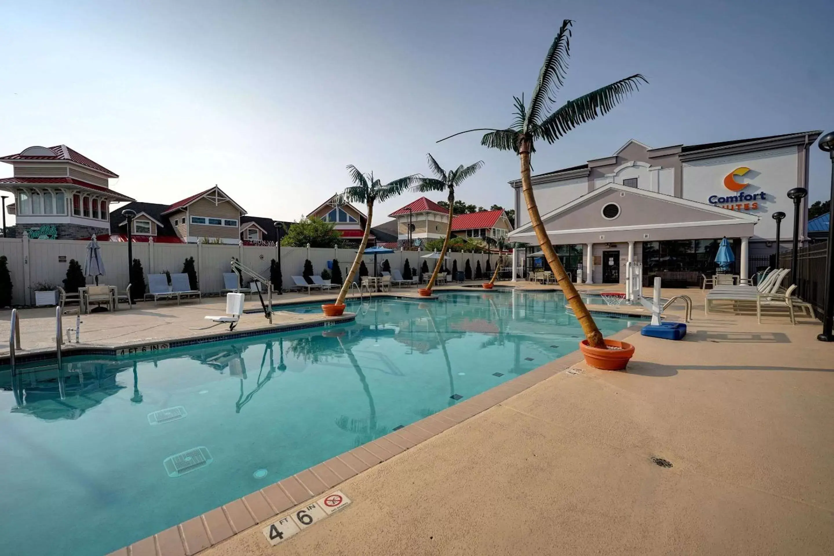 Swimming Pool in Comfort Suites Ocean City West