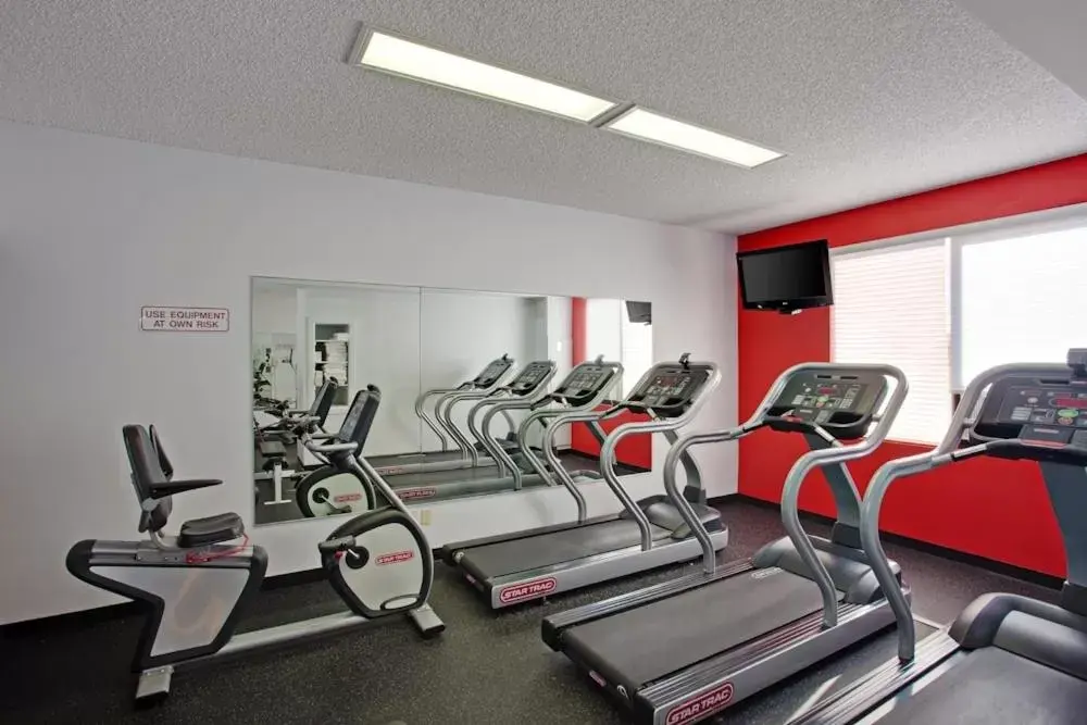 Day, Fitness Center/Facilities in Radisson Hotel Santa Maria