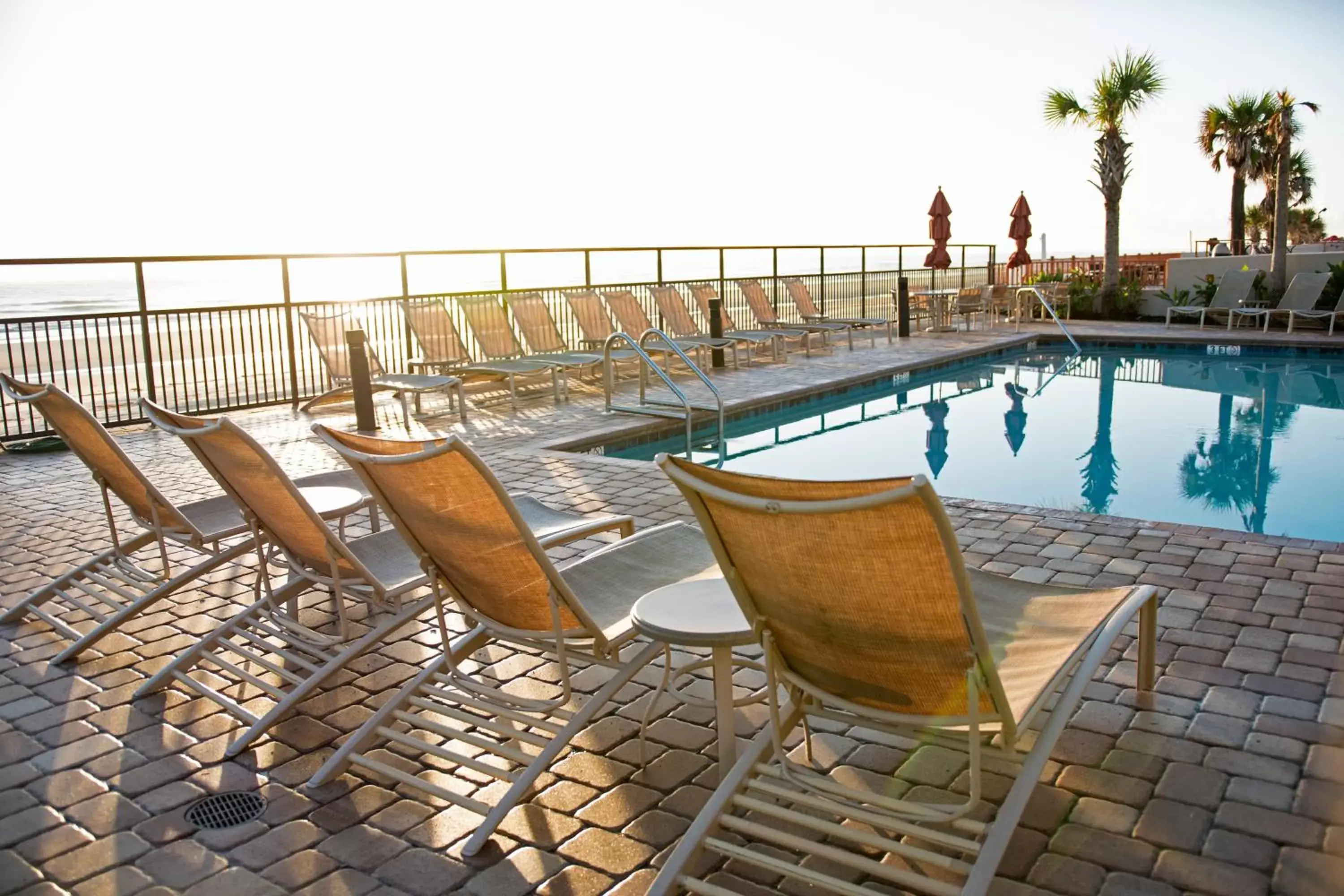 Swimming Pool in Nautilus Inn - Daytona Beach