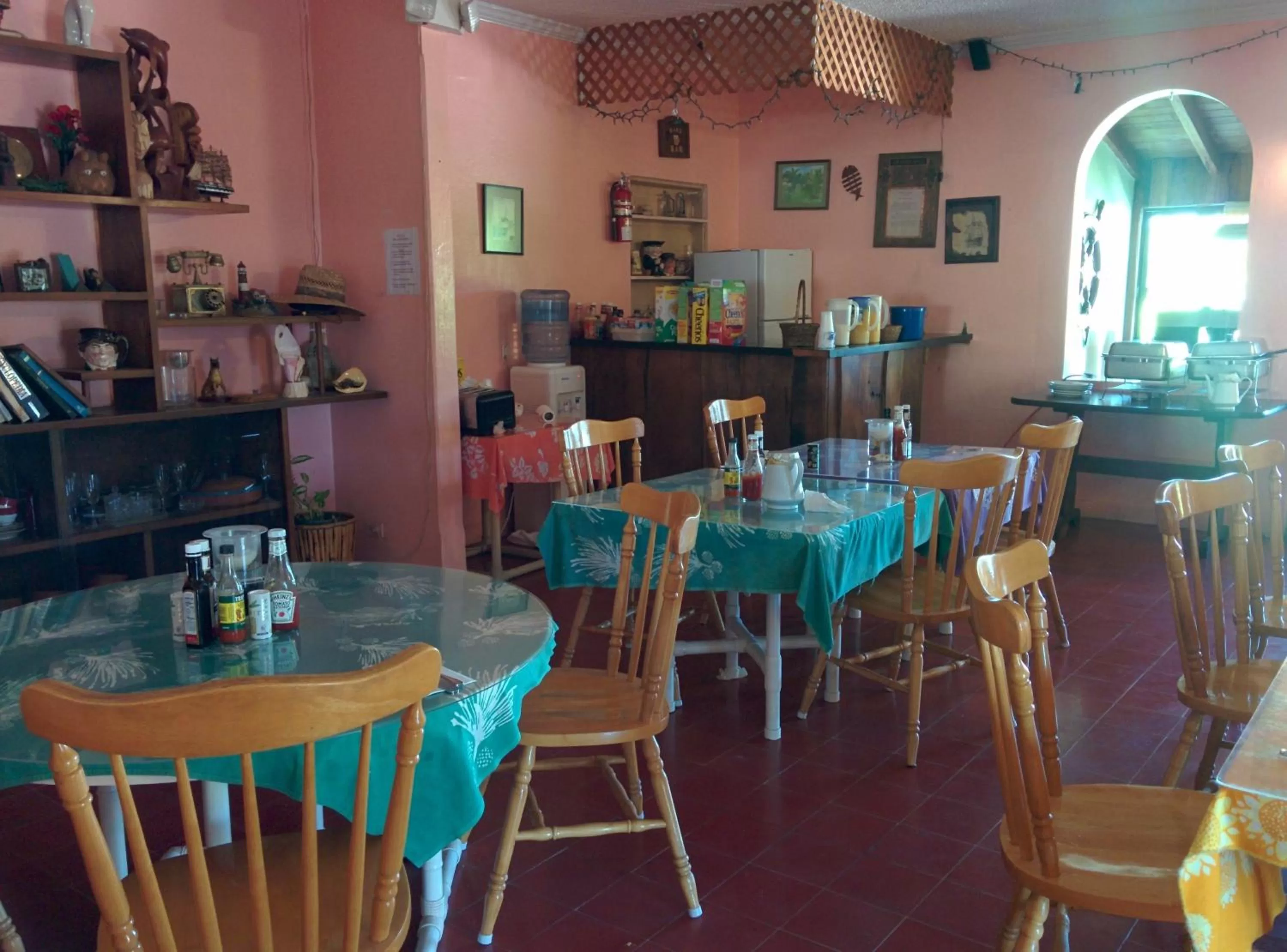 Restaurant/places to eat in Orange Hill Beach Inn