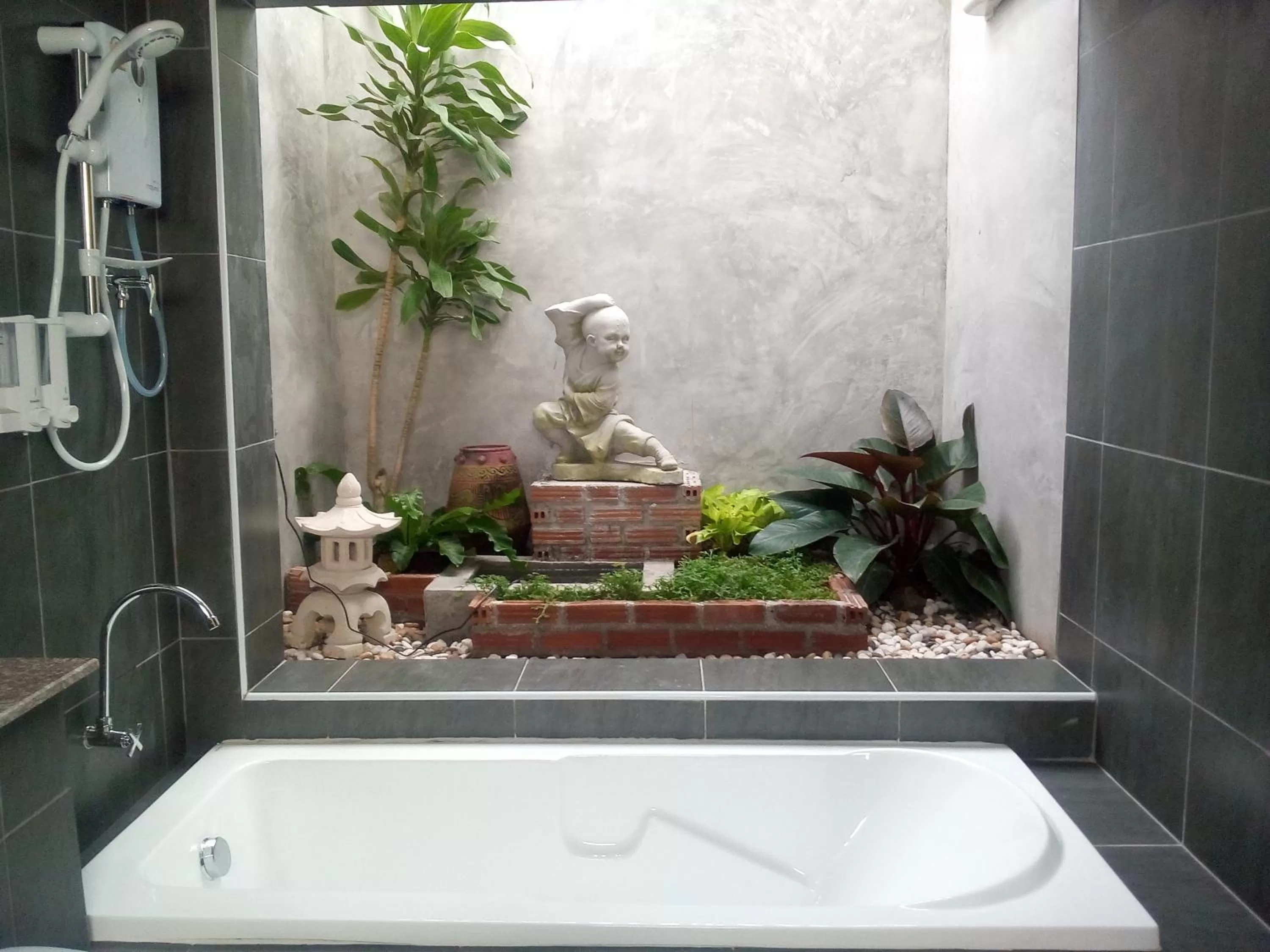 Shower in Fancy Carp Resort