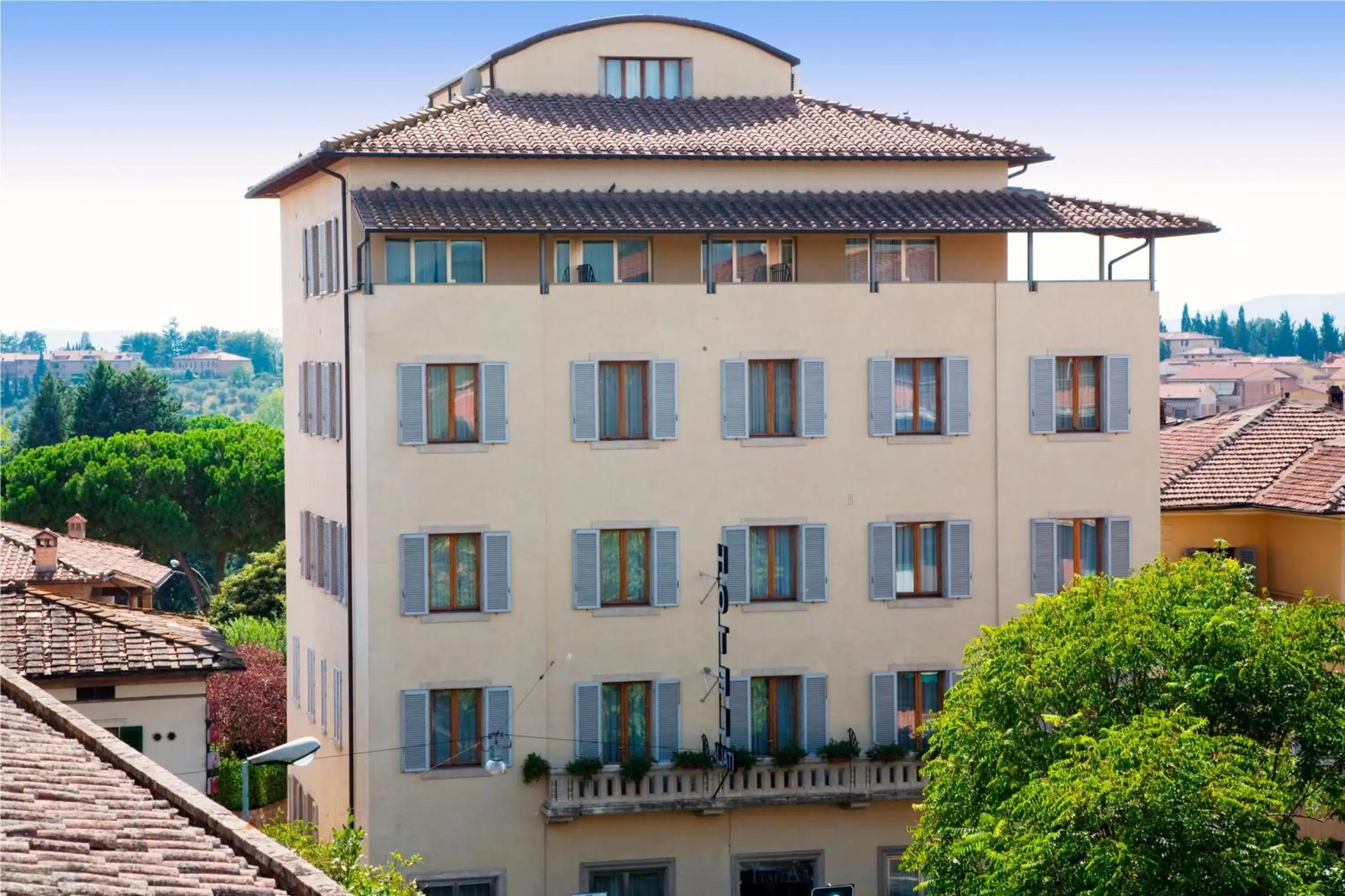 Facade/entrance, Property Building in Hotel Italia