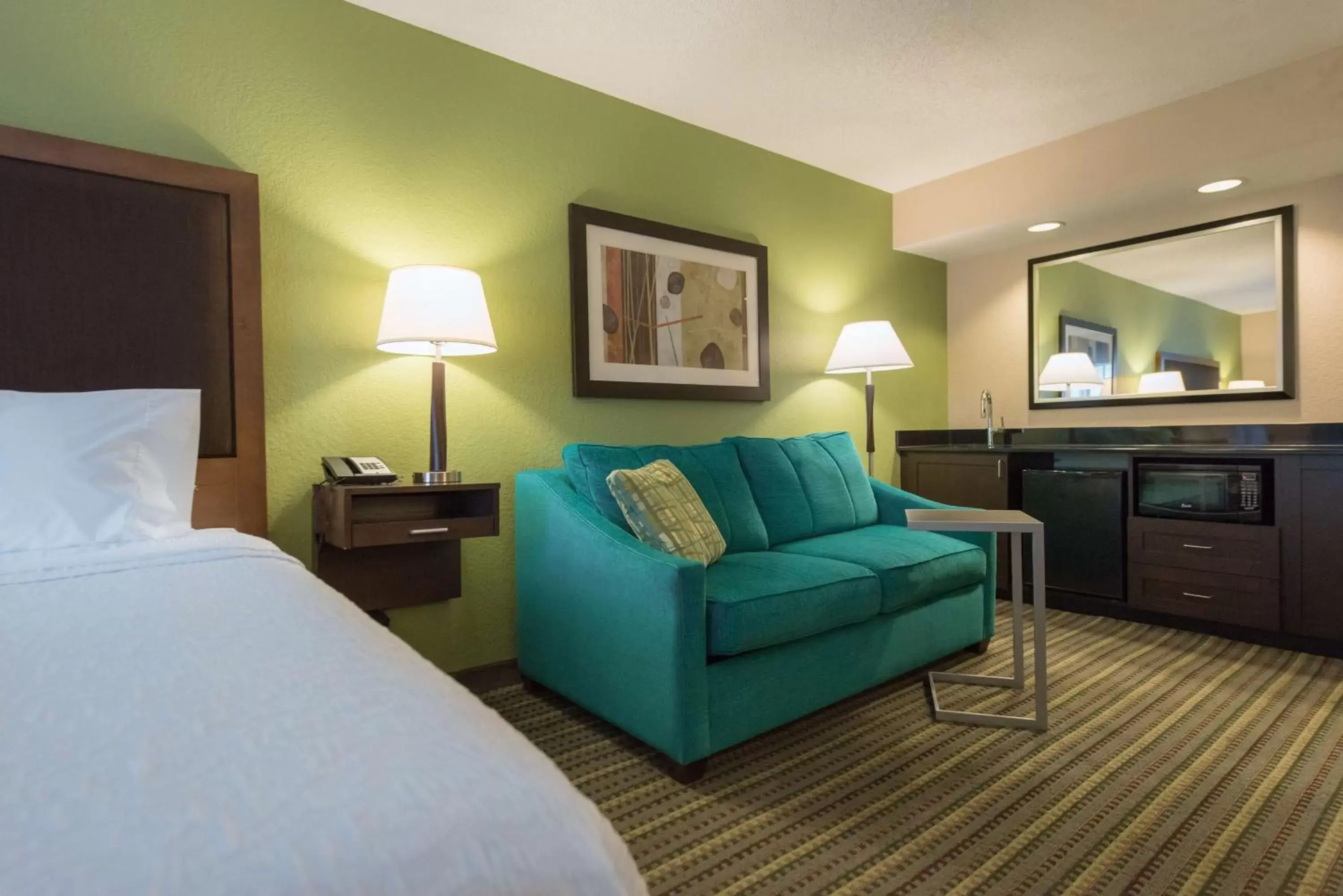 Living room, Seating Area in Hampton Inn Brooksville Dade City