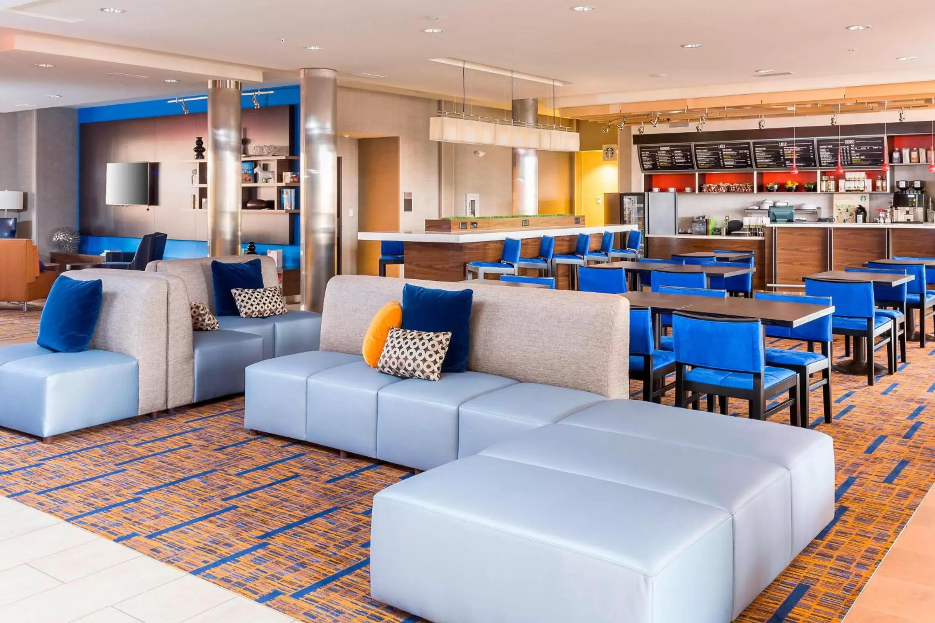 Lounge or bar, Lounge/Bar in Courtyard by Marriott Bismarck North