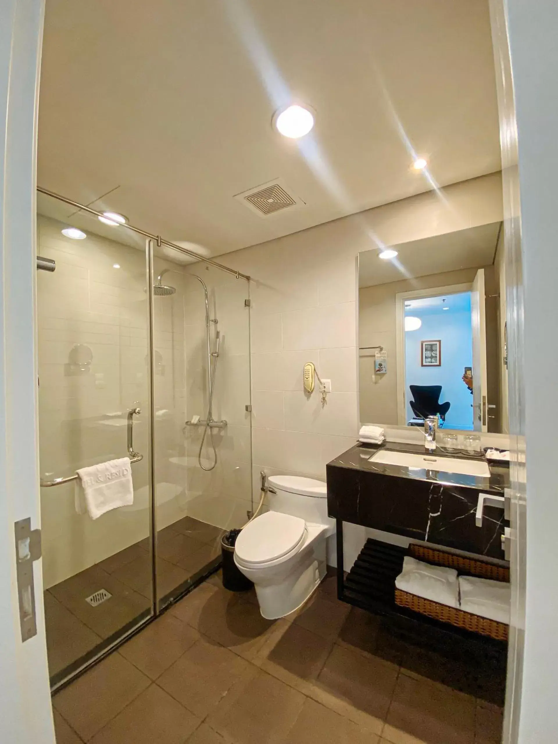 Toilet, Bathroom in My Way Hotel & Residence Ha Noi