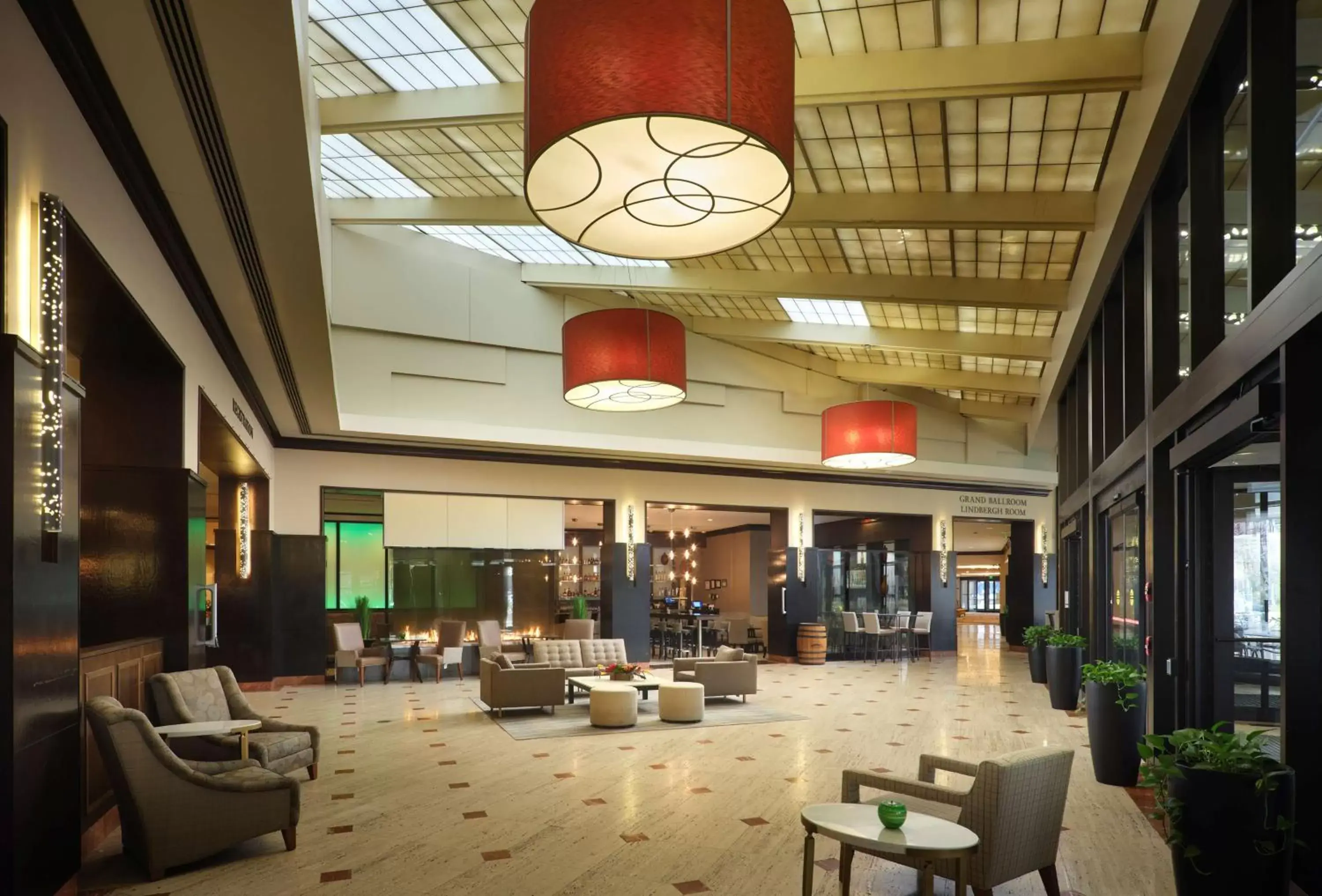 Lobby or reception, Restaurant/Places to Eat in Hilton Rosemont Chicago O'Hare