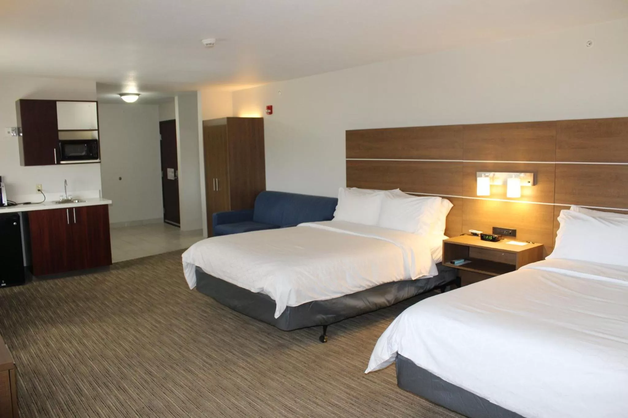 Photo of the whole room, Bed in Holiday Inn Express Ponca City by IHG
