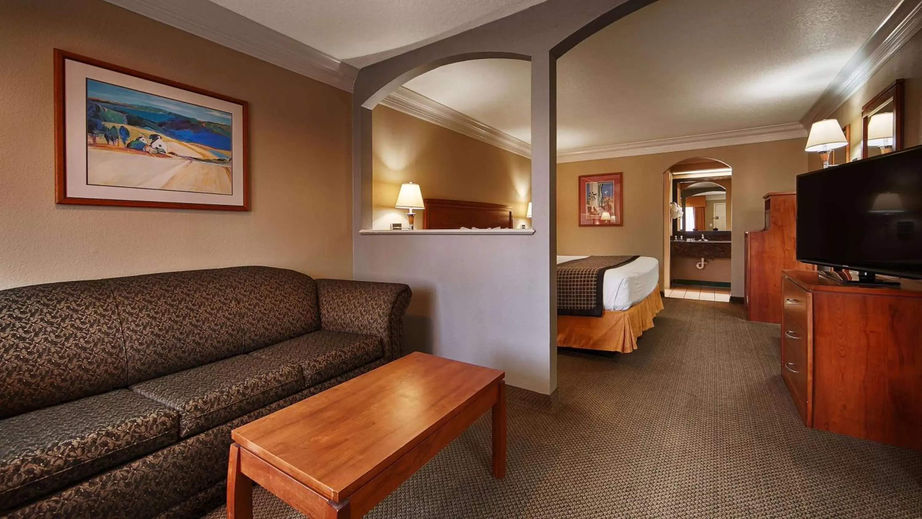 Photo of the whole room, Seating Area in Best Western Angleton Inn