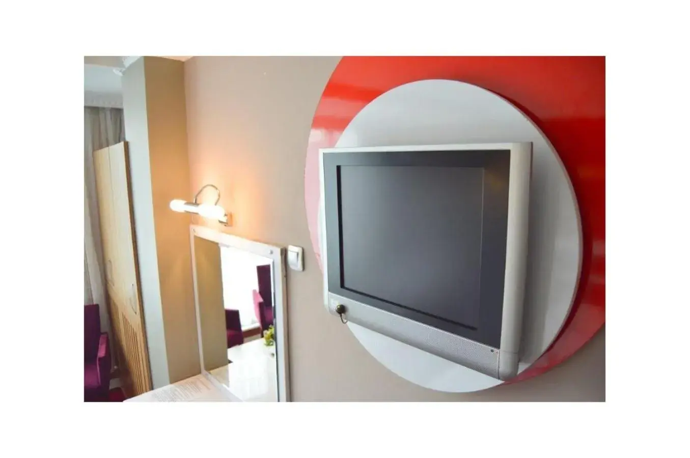 TV and multimedia, TV/Entertainment Center in Comfort Life Hotel