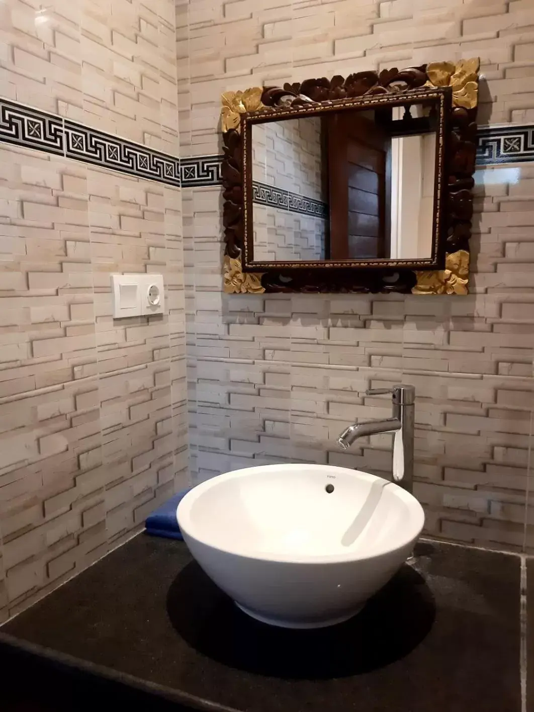 Bathroom in Nick's Pension