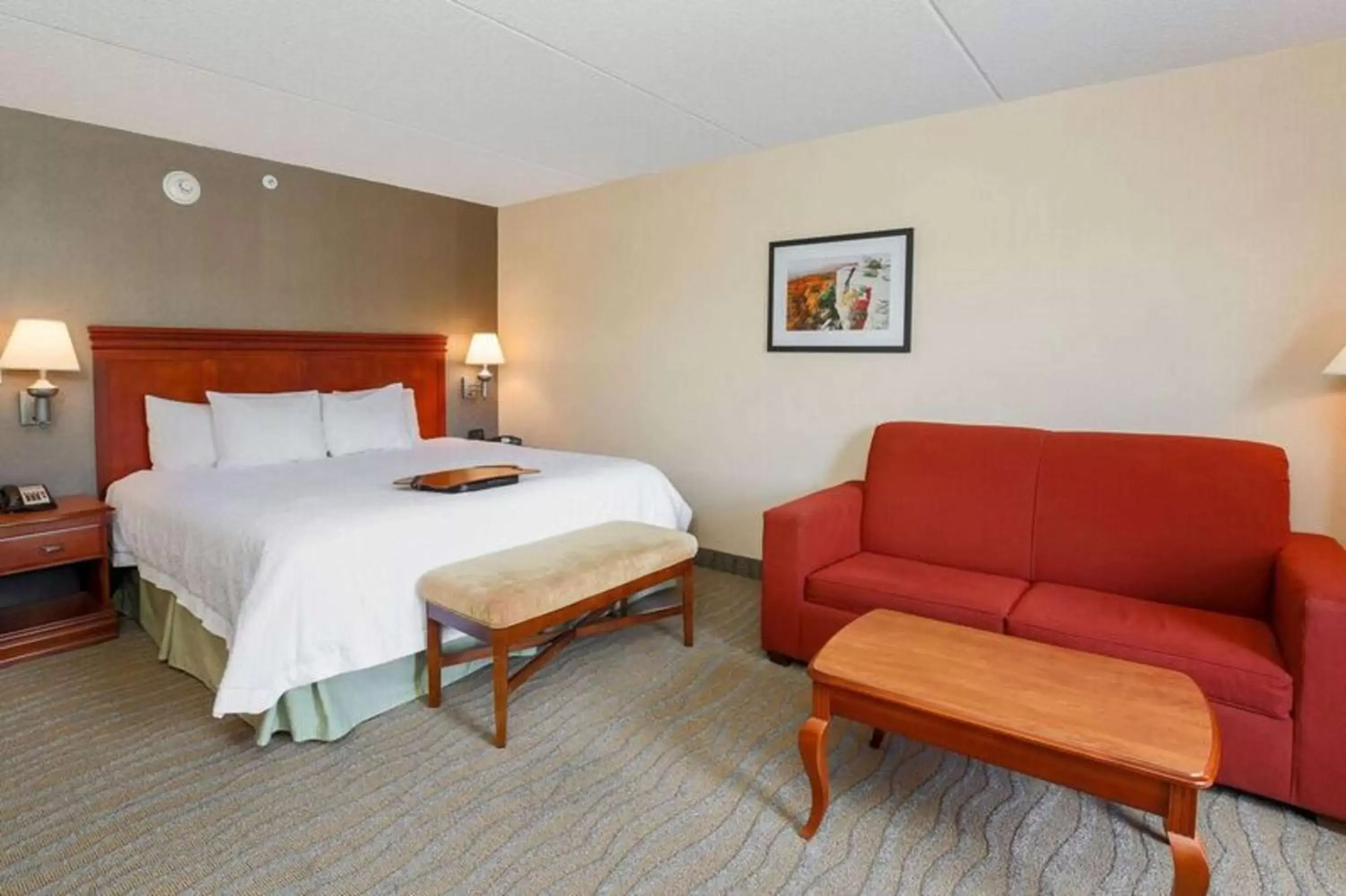 Bed in Hampton Inn & Suites Poughkeepsie