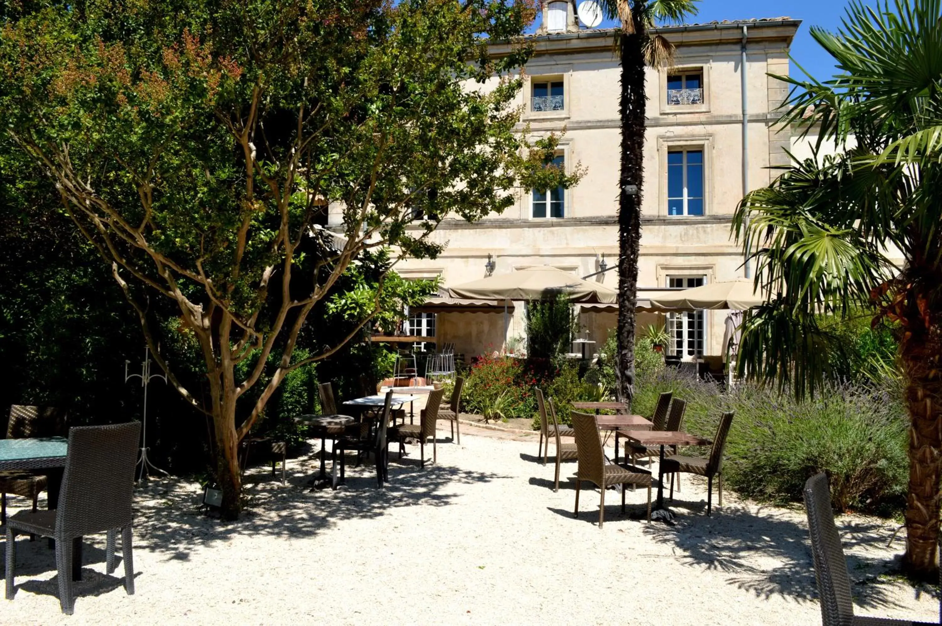 Garden, Property Building in A Propos - Chambres d'Hôtes