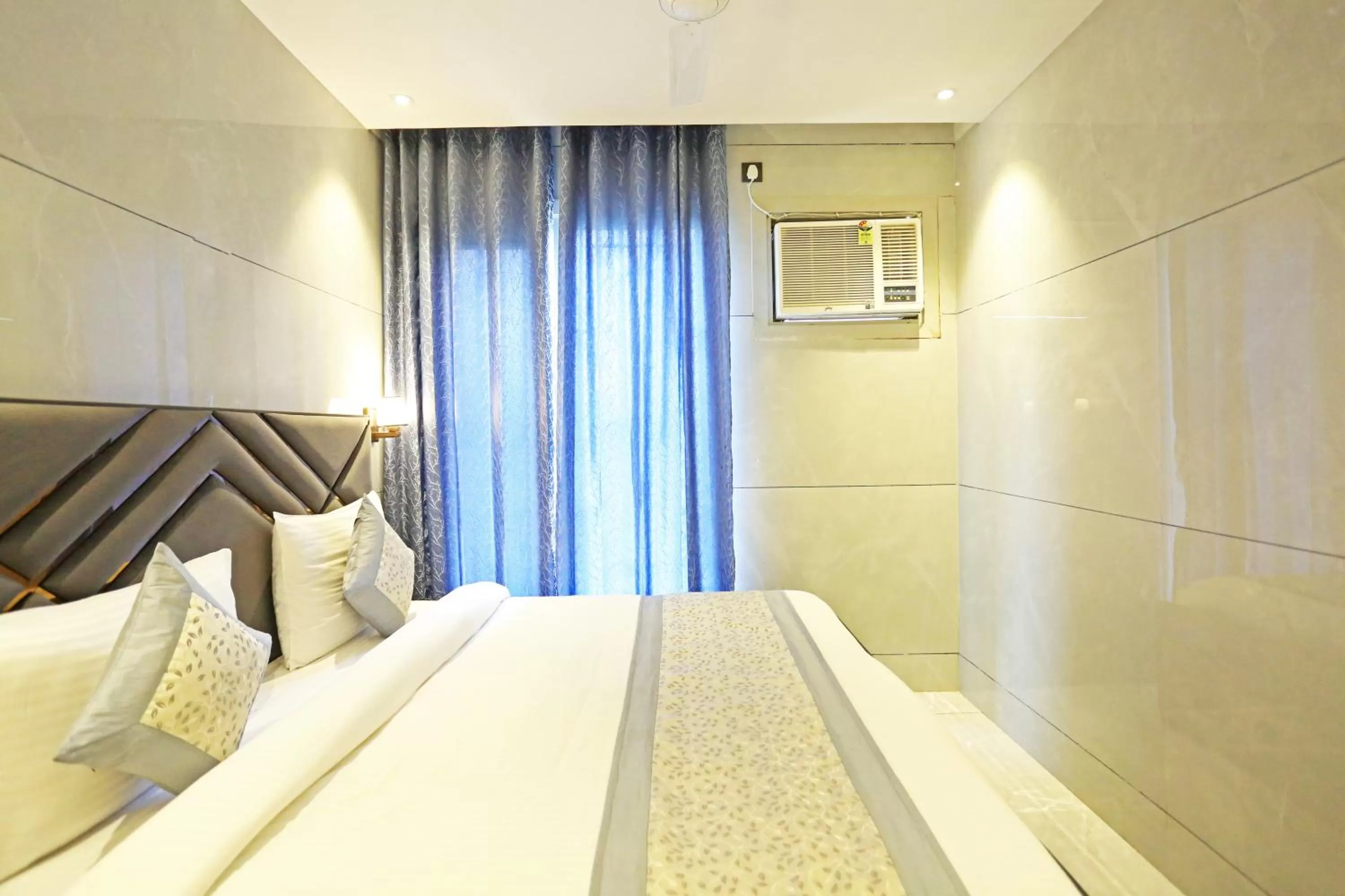 Bed in Frankstay By Hotel Preet in 05 mints walking Distance Nizamuddin Railway Station