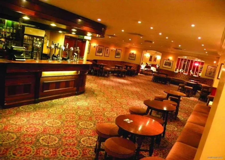 Restaurant/places to eat, Lounge/Bar in Consort Hotel