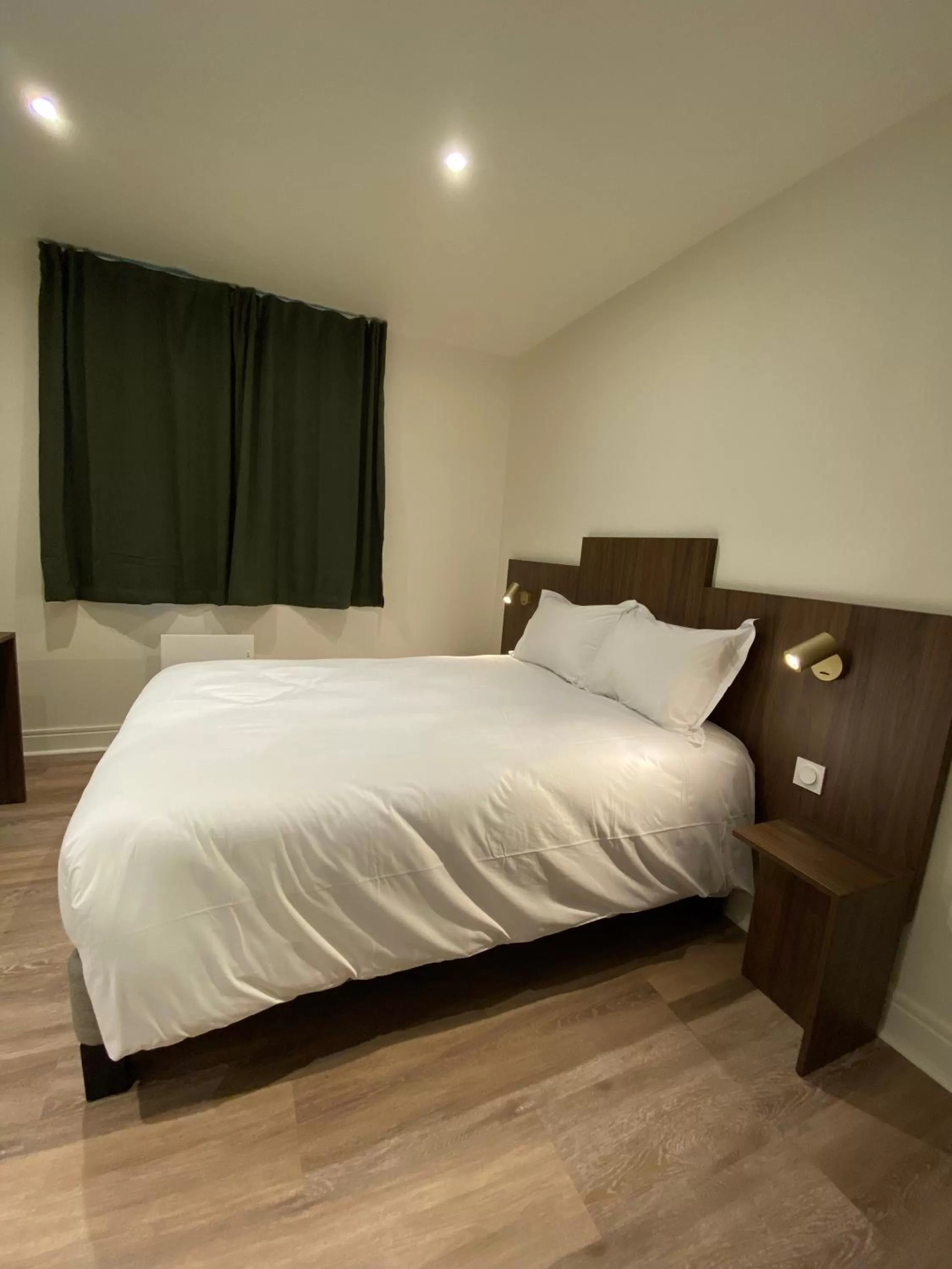 Bed in Mayrena Hotel Restaurant