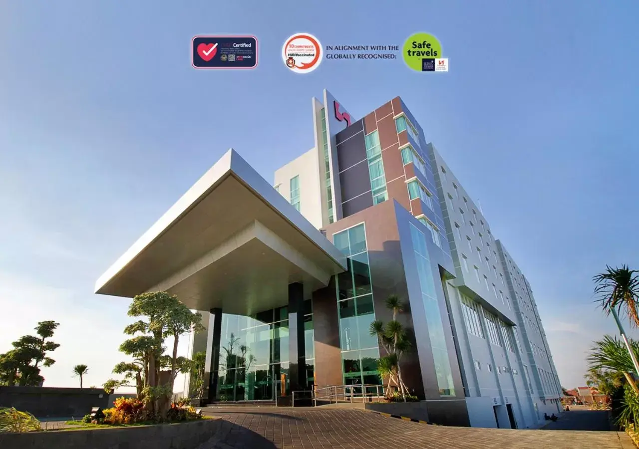 Facade/entrance, Property Building in Swiss-Belinn Airport Surabaya
