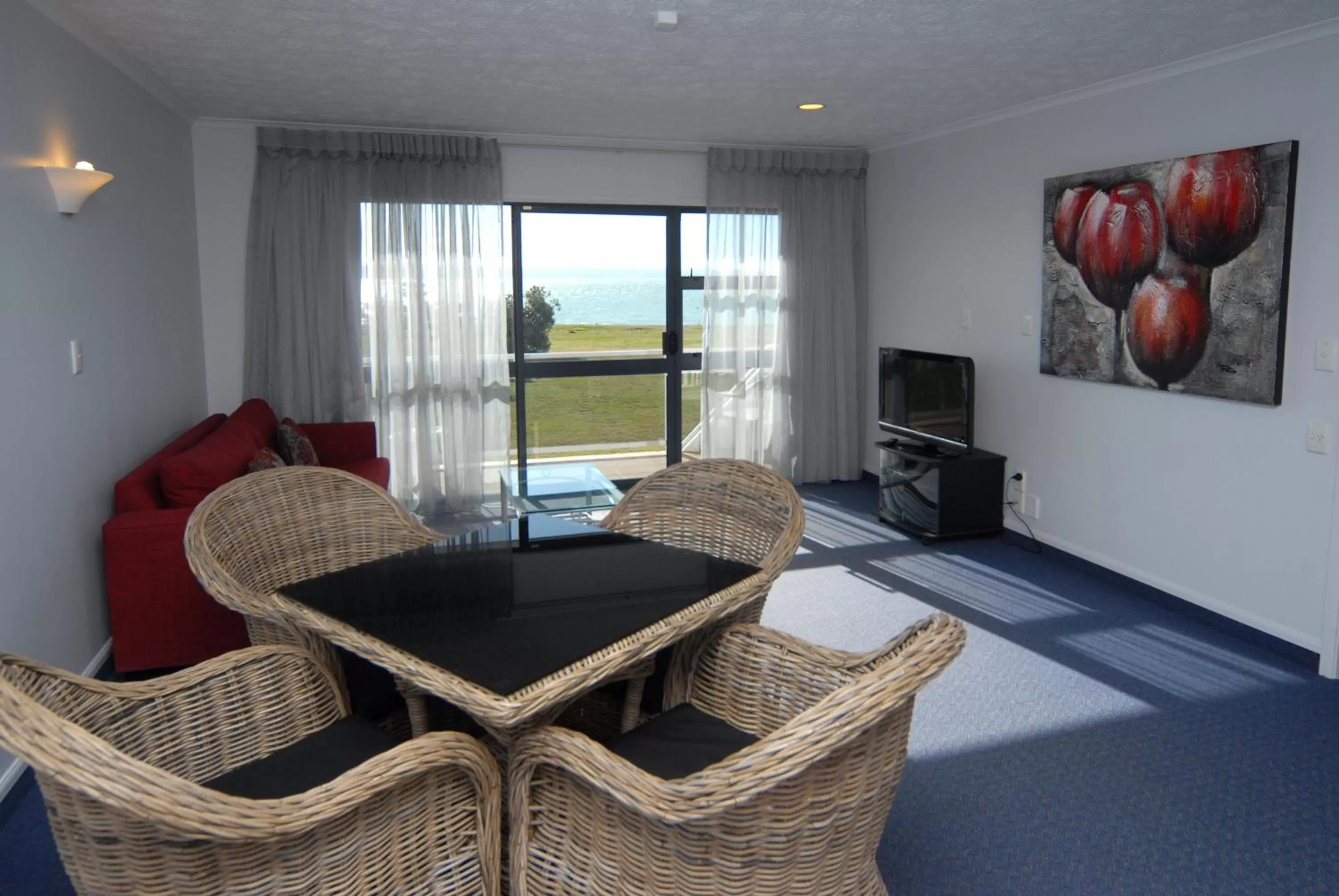 Executive Suite with Sea View in Harbour View Motel on Ahuriri Beach in Napier NZ with sea view suites