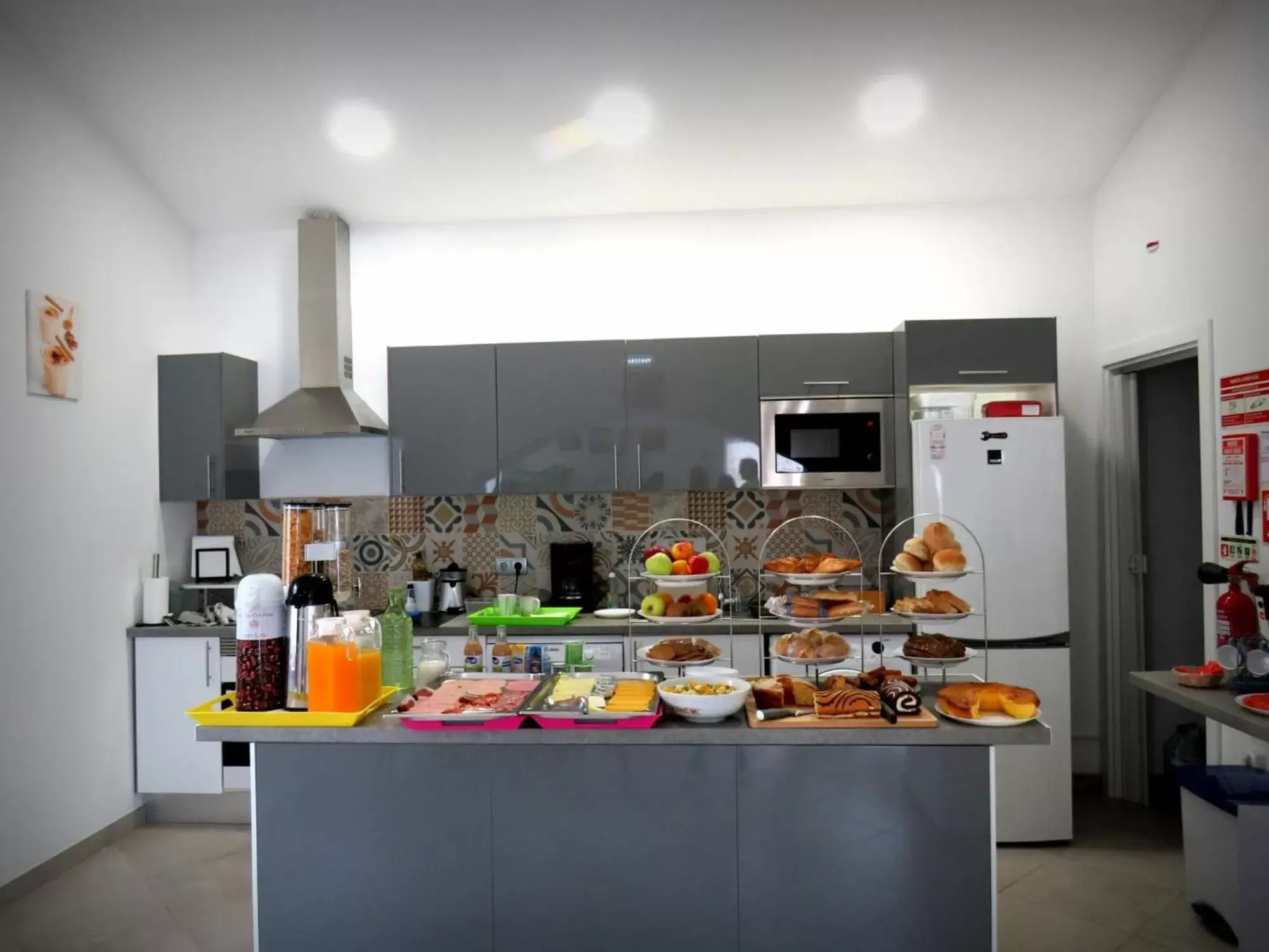 Kitchen or kitchenette, Food in Carvoeiro B&B and SPA