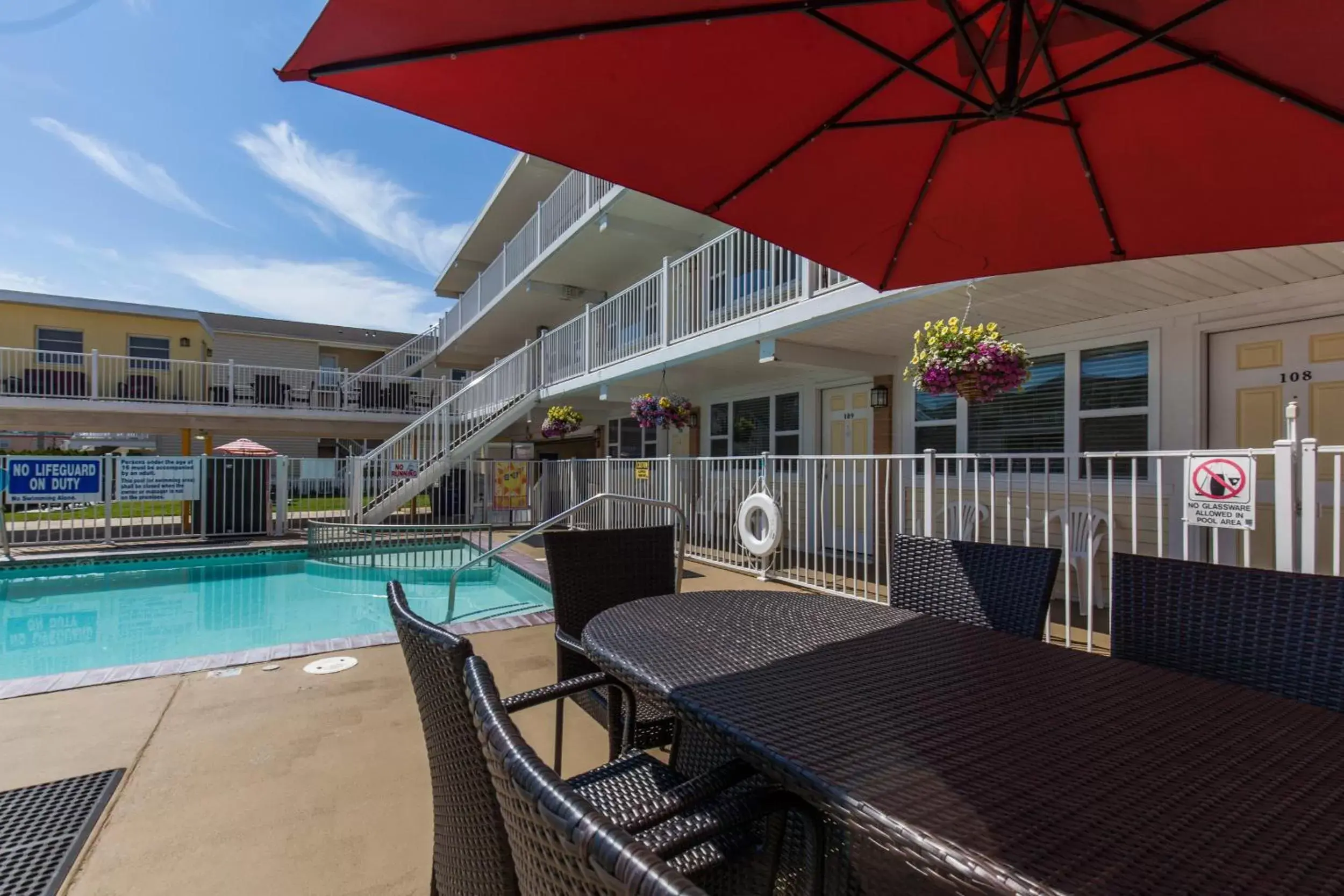 Patio, Swimming Pool in Esplanade Suites - A Sundance Vacations Property