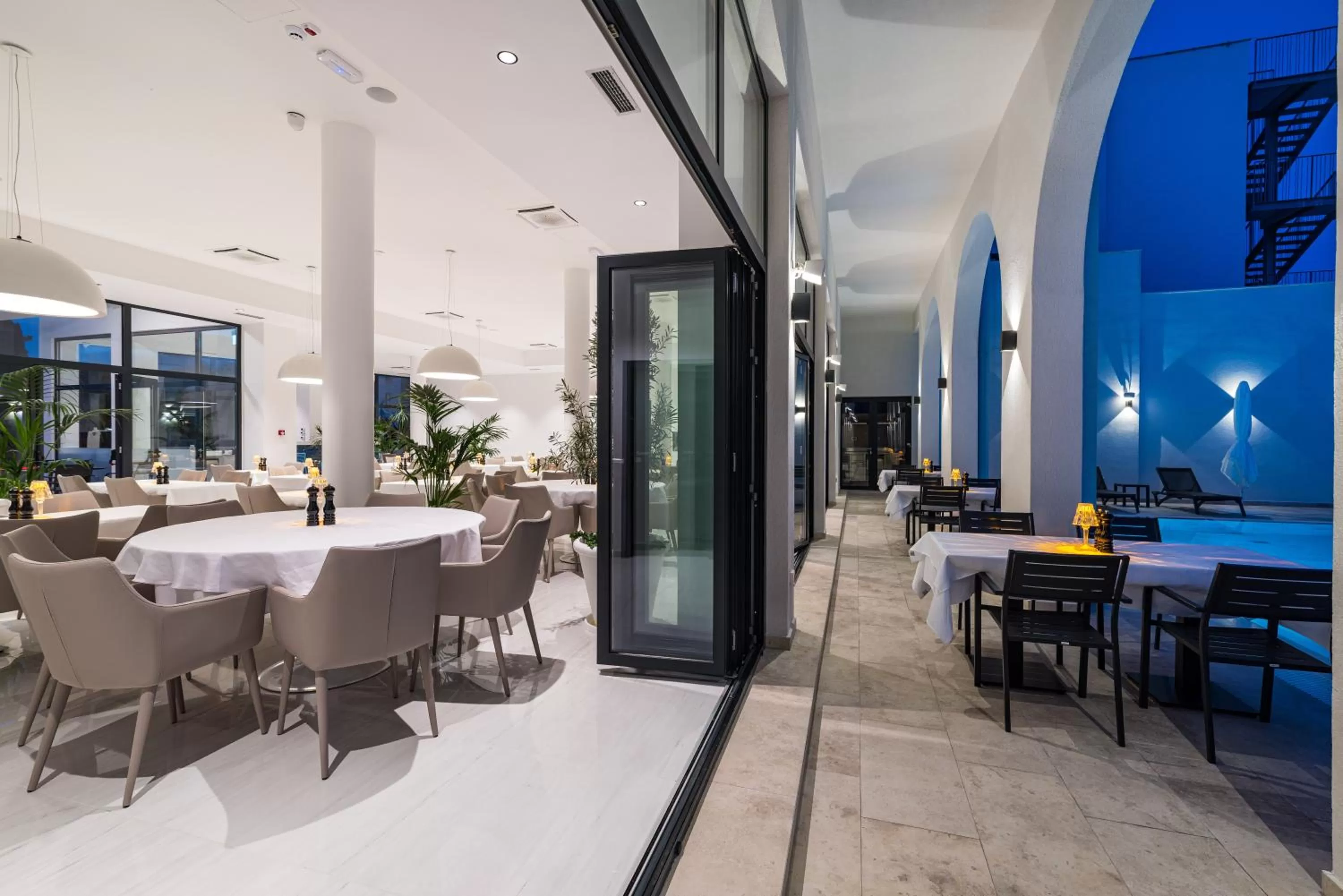 Restaurant/places to eat in Miramare Hotel