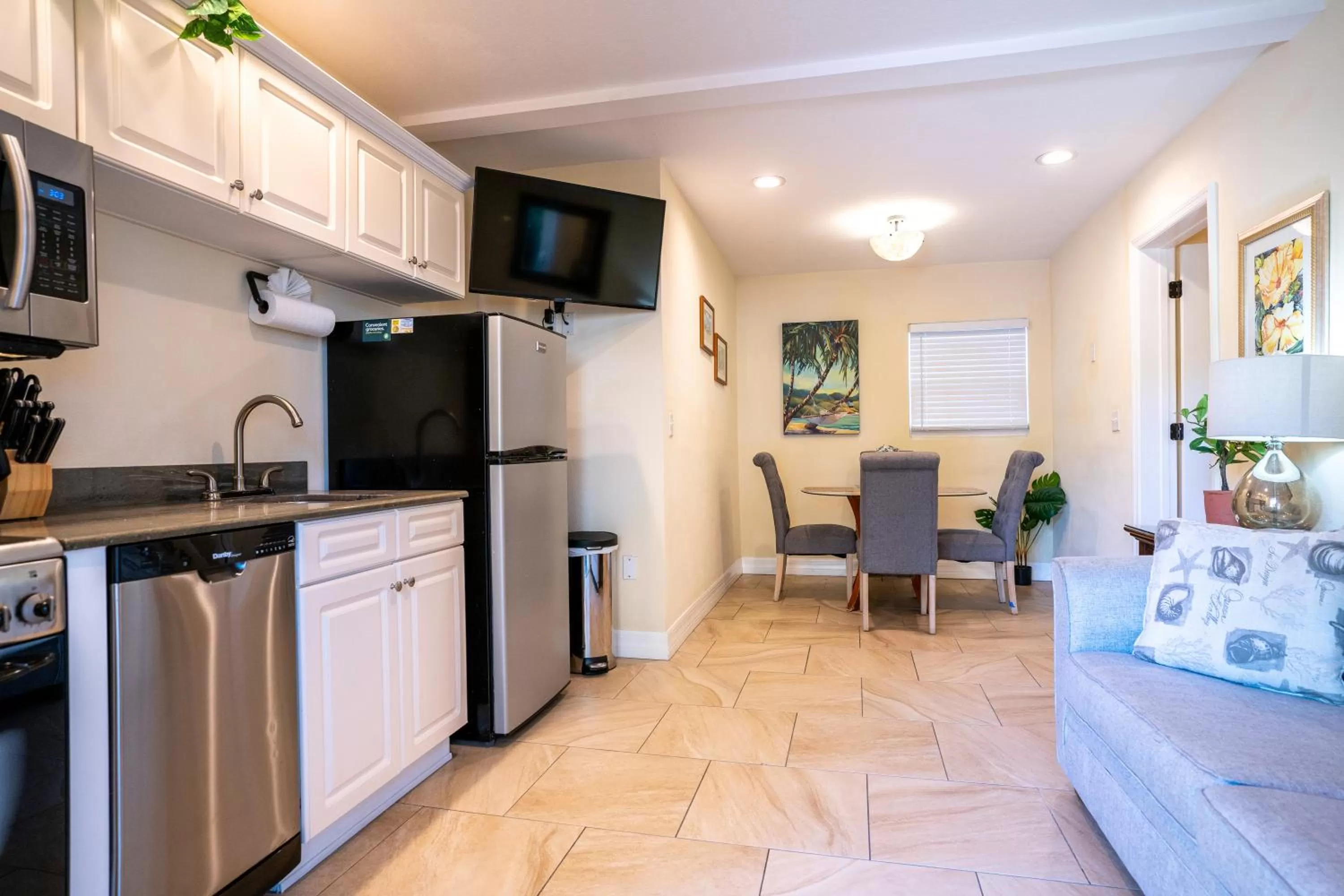 TV and multimedia in The Capri at Siesta