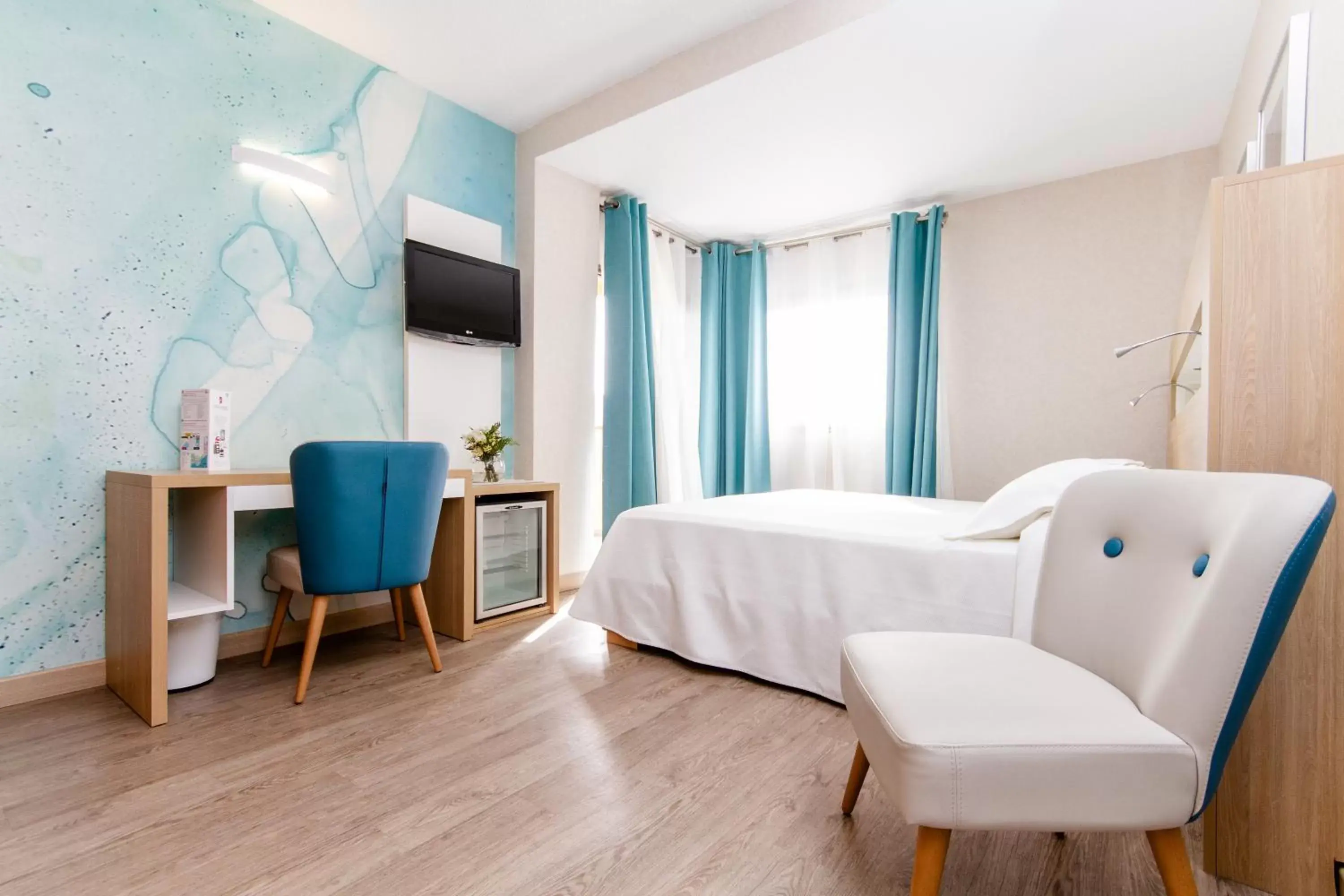 Bedroom, Bed in Hotel Castilla Alicante Bedroom, Bed in Hotel Castilla Alicante