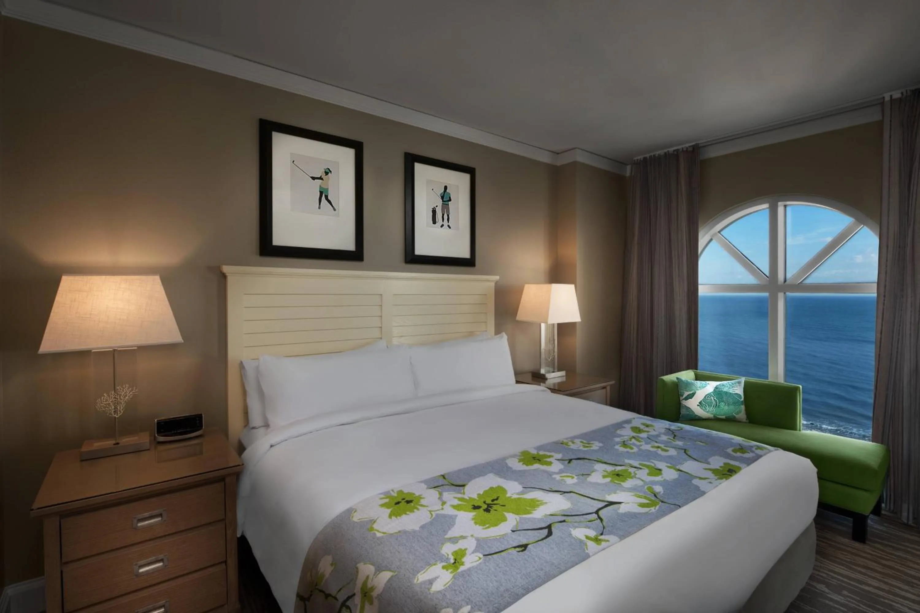 Bedroom, Bed in Marriott's OceanWatch Villas at Grande Dunes