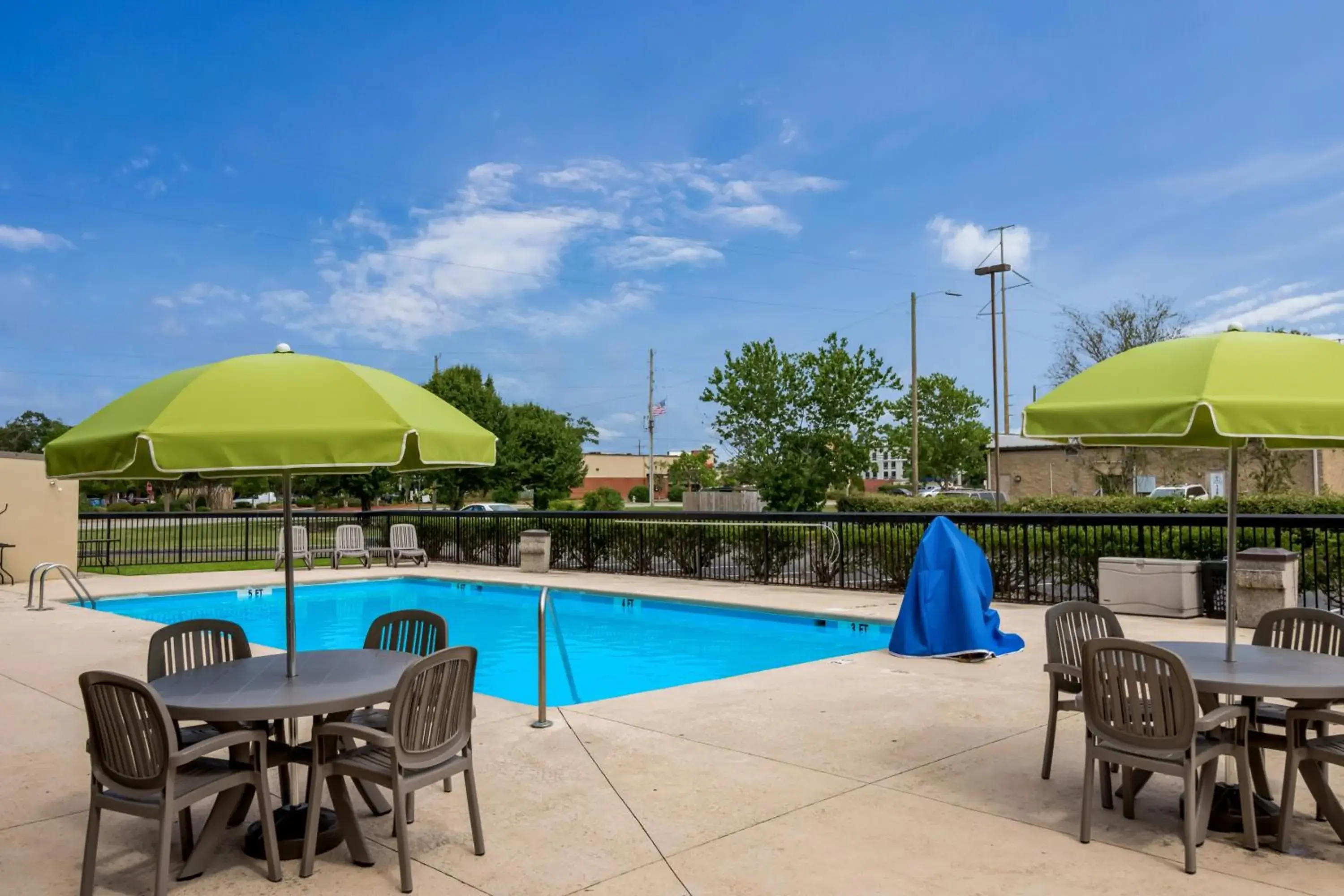 Swimming Pool in Red Roof Inn Wilmington NC