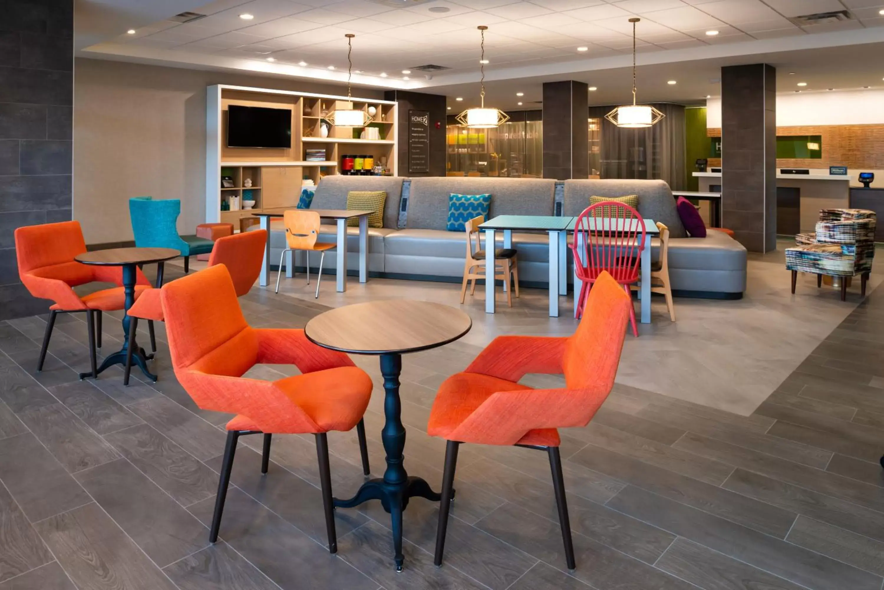 Lounge/Bar in Home2 Suites By Hilton Columbus/West, OH