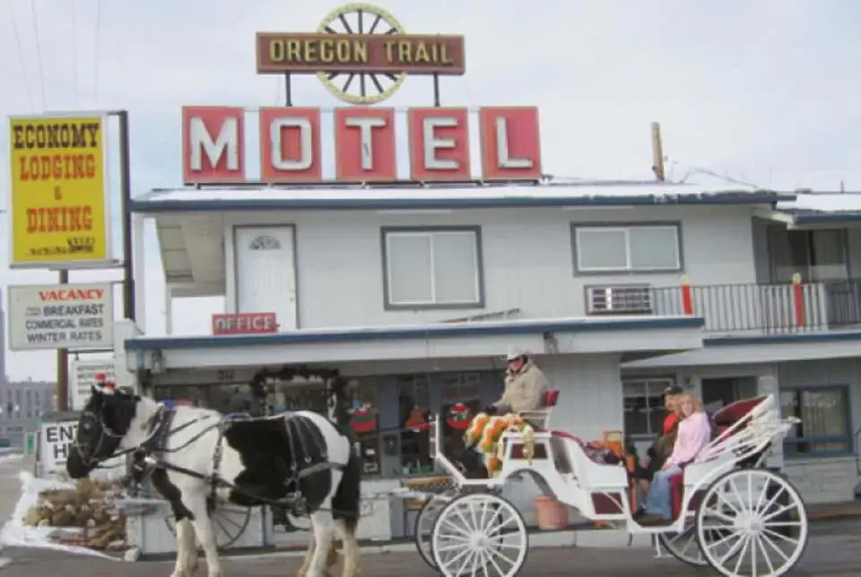 Property building in Oregon Trail Motel and Restaurant